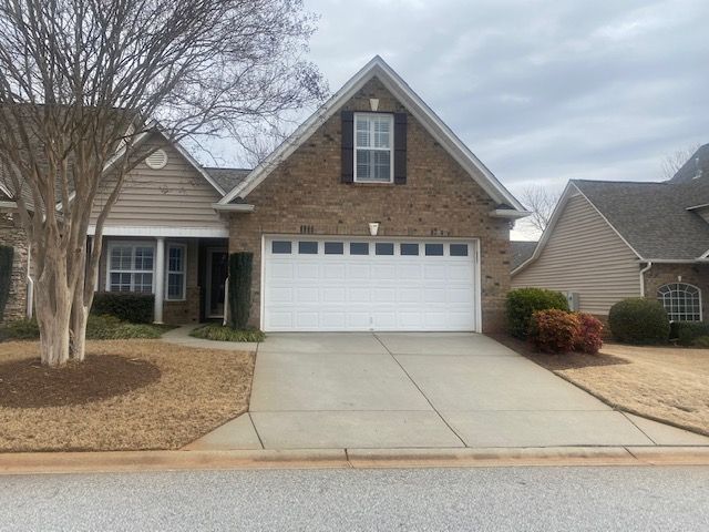 407 Clare Bank Dr, Greer, SC