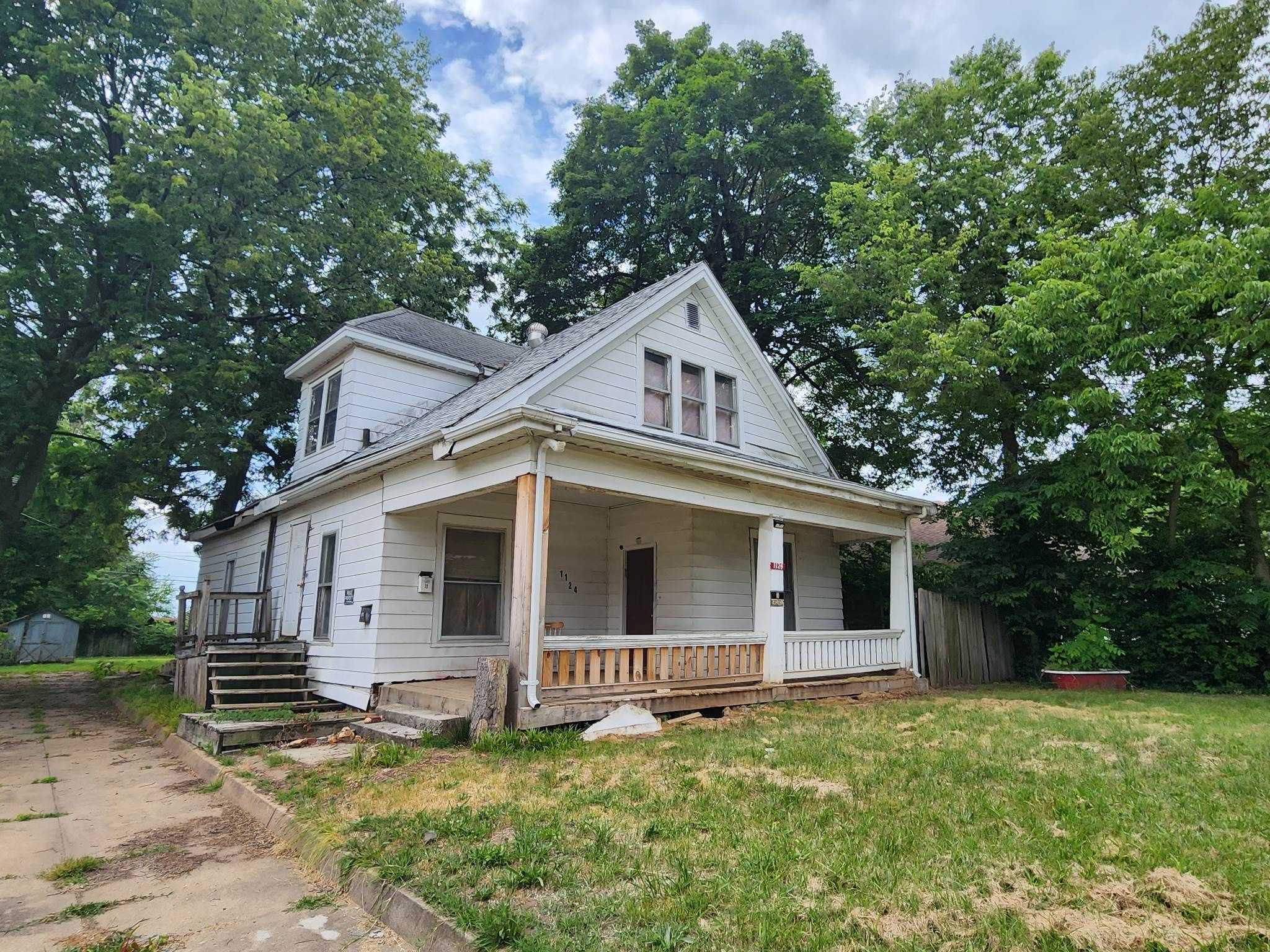 1124 W Scott St, Springfield, MO