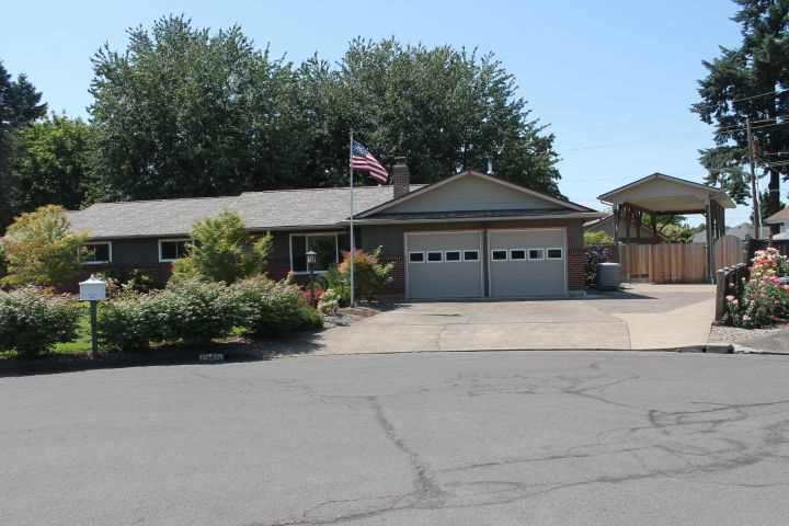 1946 Lomond Ave<br />Springfield, OR