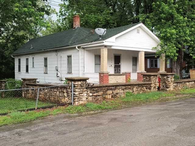 122 W Nickell Ave, Independence, MO
