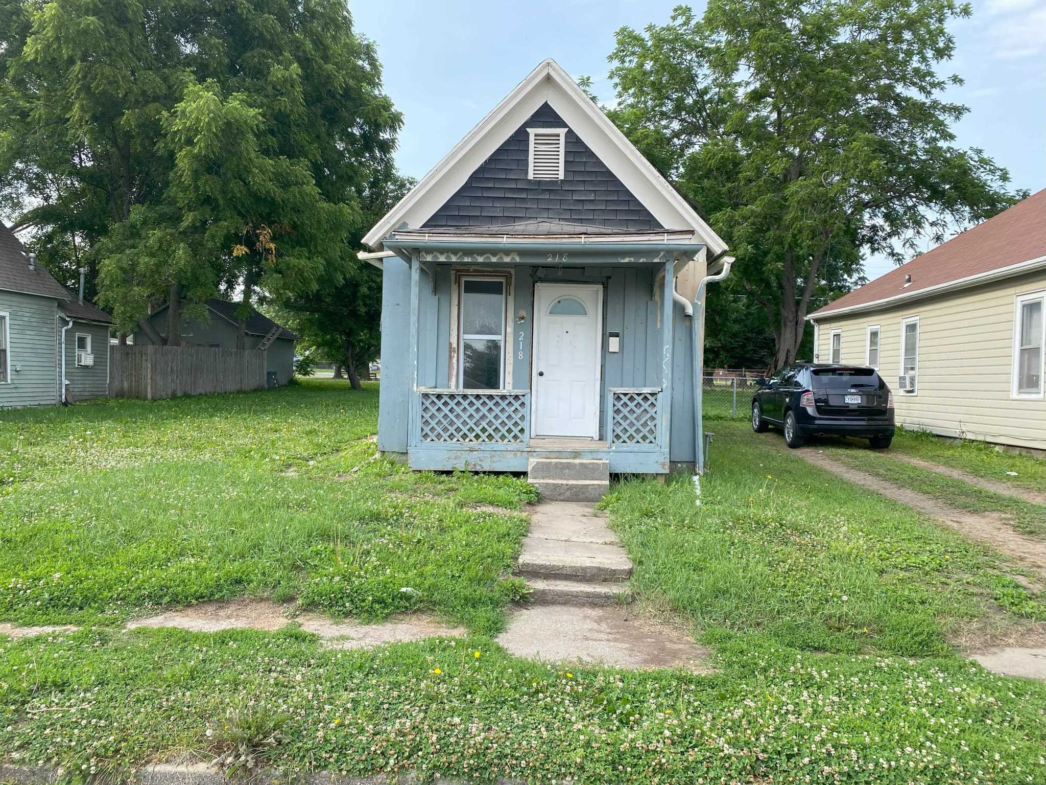 218 W Valley St, Saint Joseph, MO