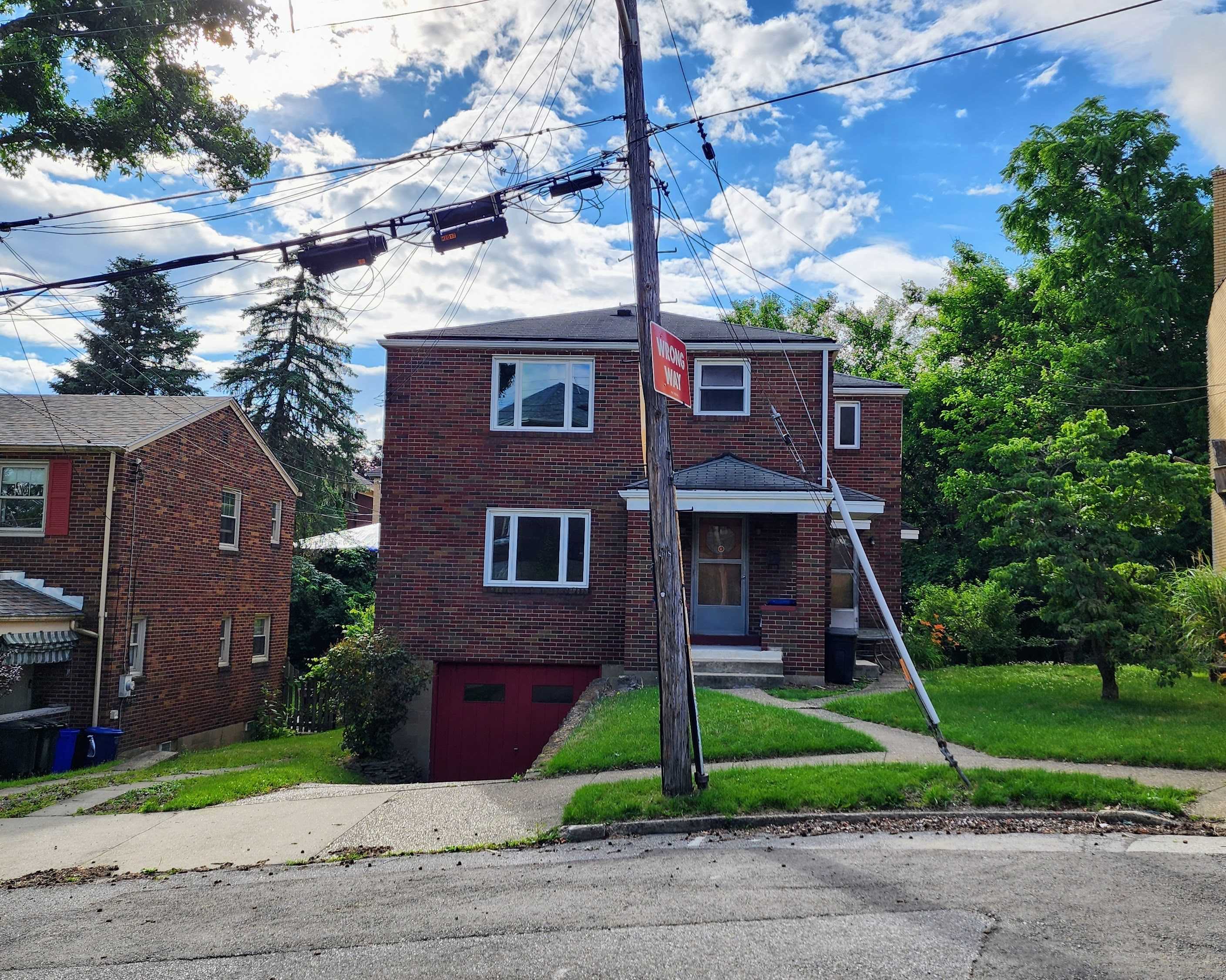 1875 Viruth St, Pittsburgh, PA