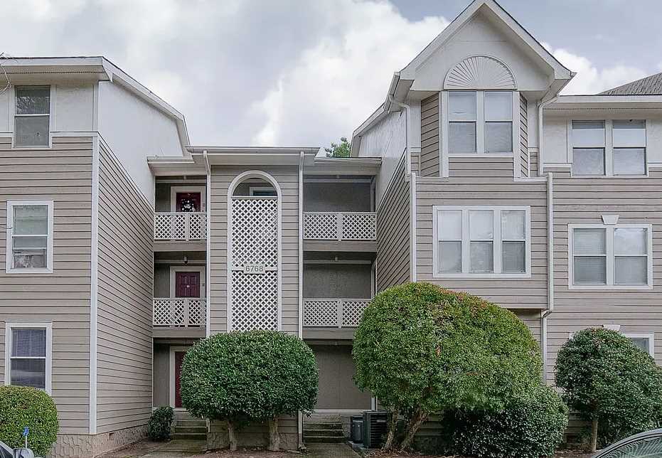 6768 Willowbrook Dr, Fayetteville, NC