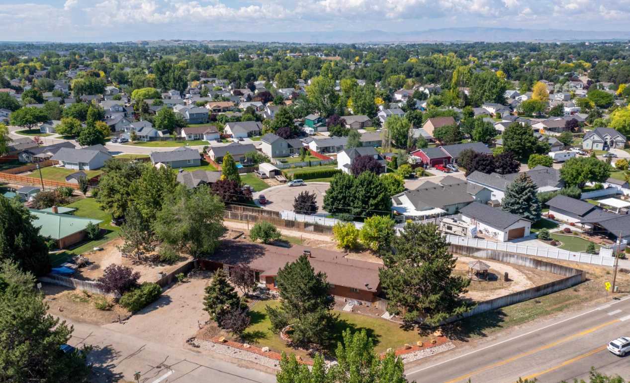 2711 Shamrock Ave, Nampa, ID