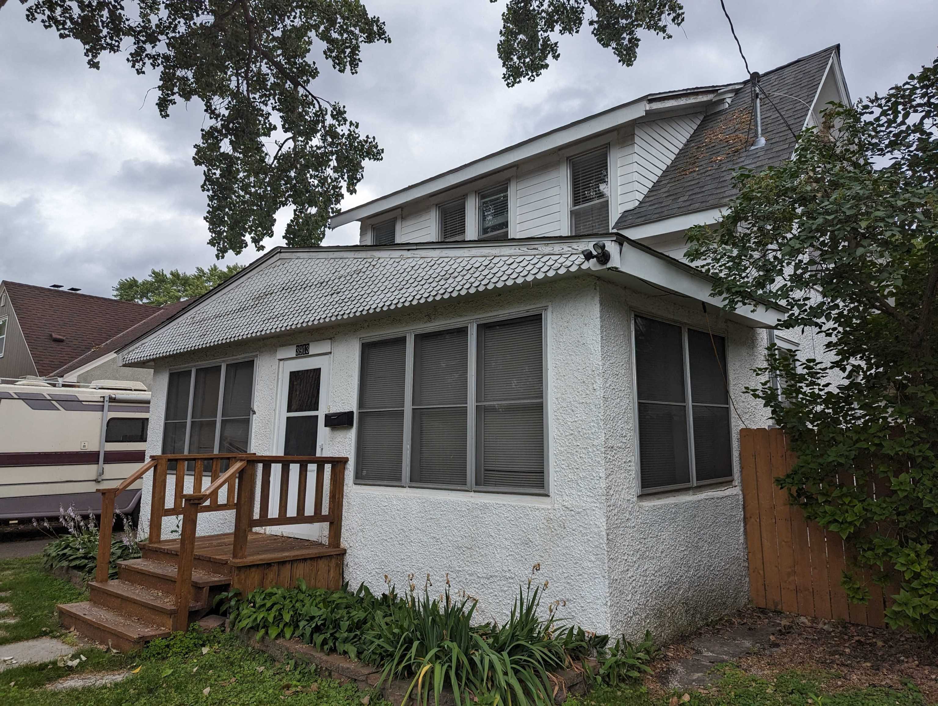 3913 Halifax Ave N, Minneapolis, MN