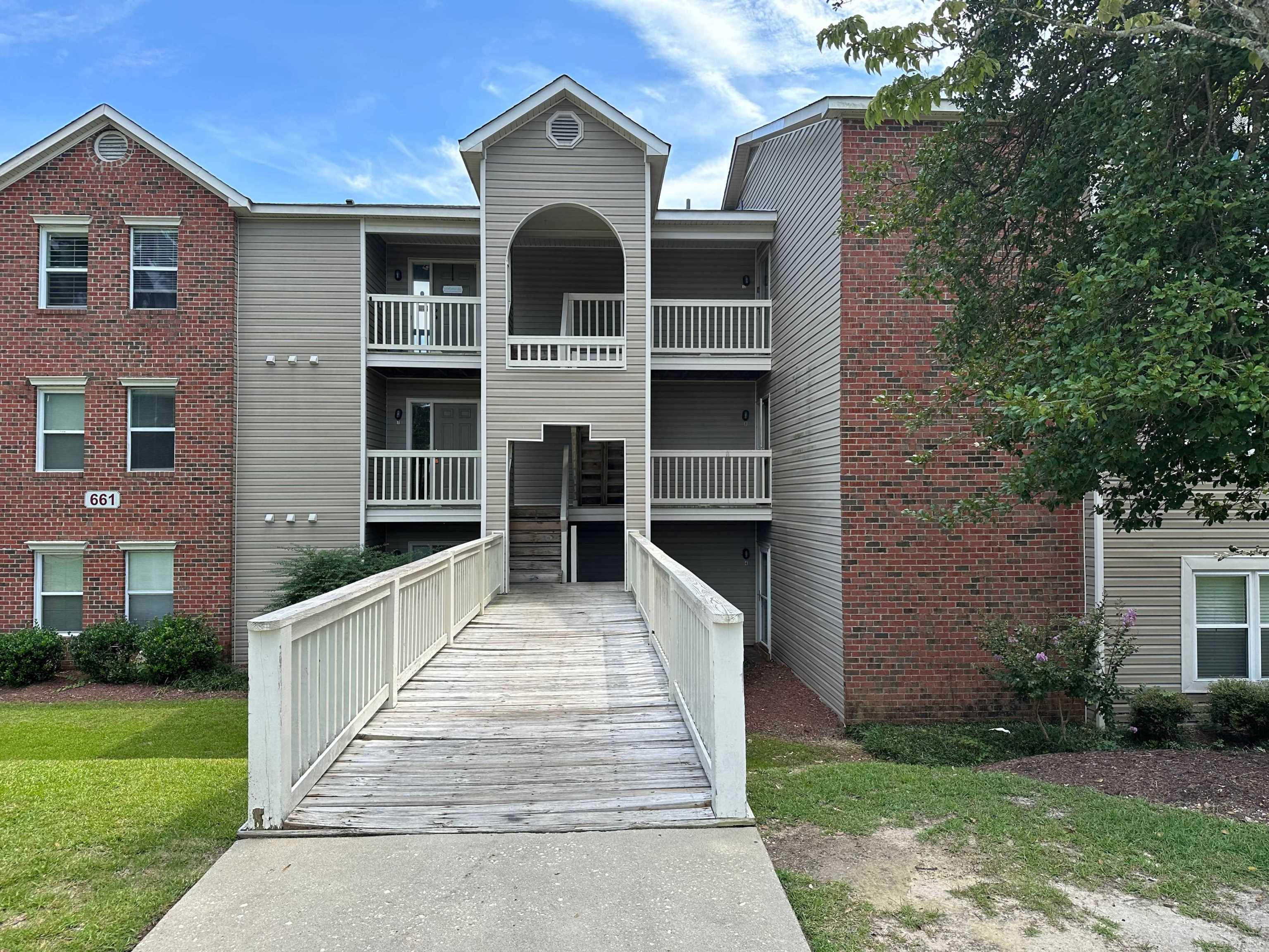 661 Bartons Landing Pl, Fayetteville, NC