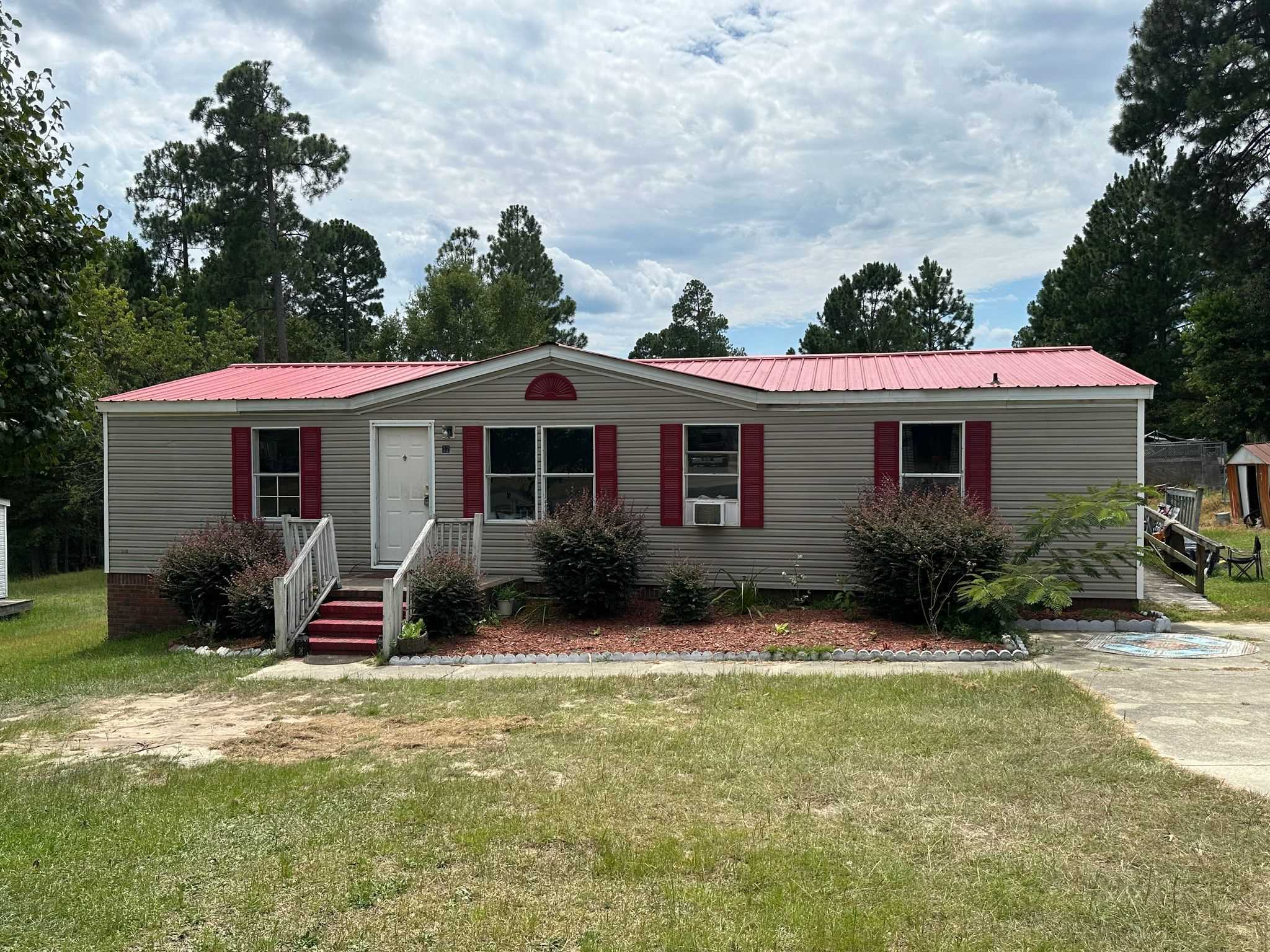 32 Brent Wood Ct, Sanford, NC