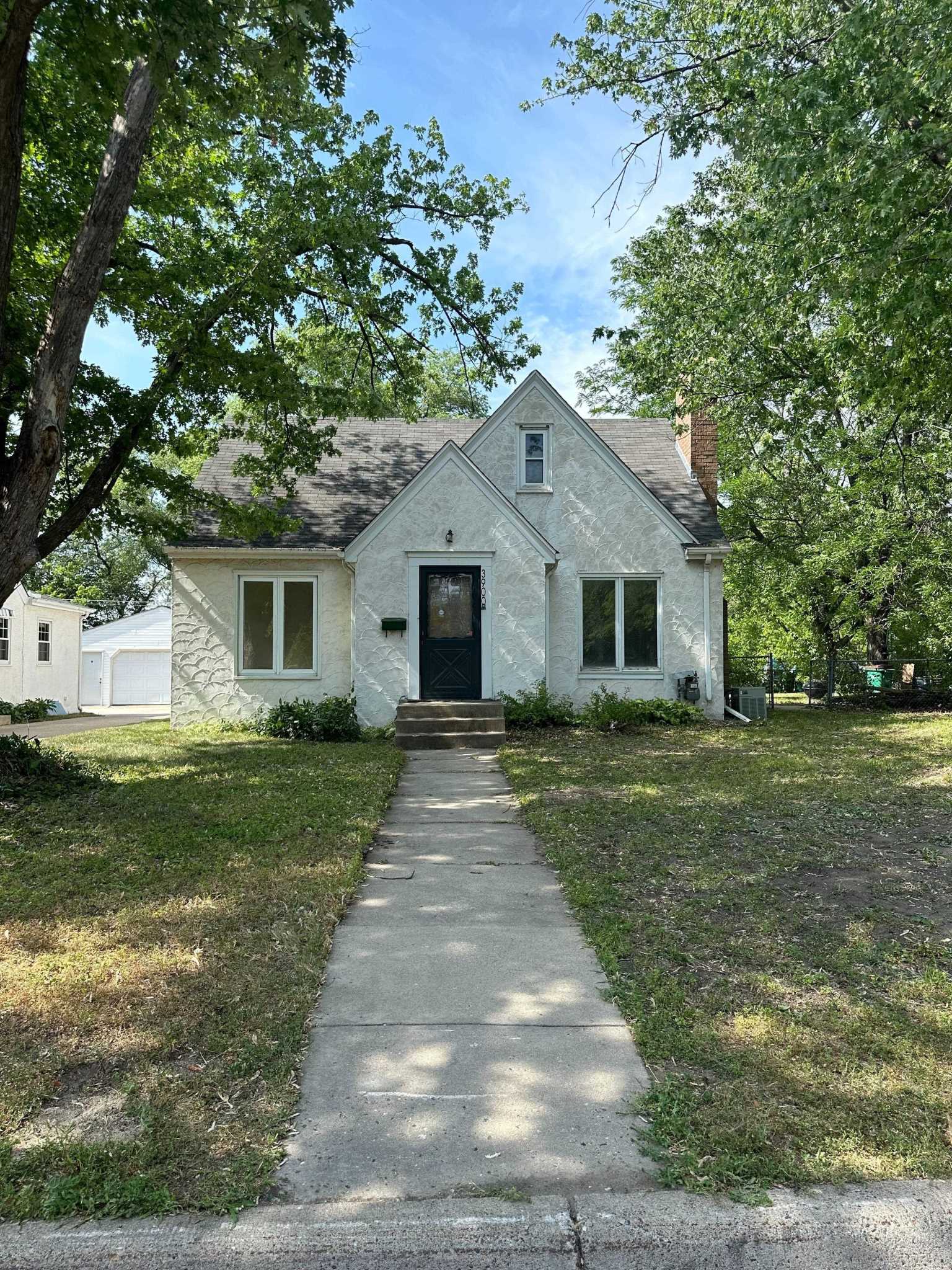 3900 Randall Ave, Minneapolis, MN