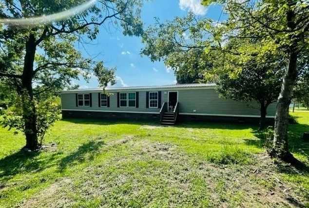 104 Sand Clay Rd, Saint Pauls, NC