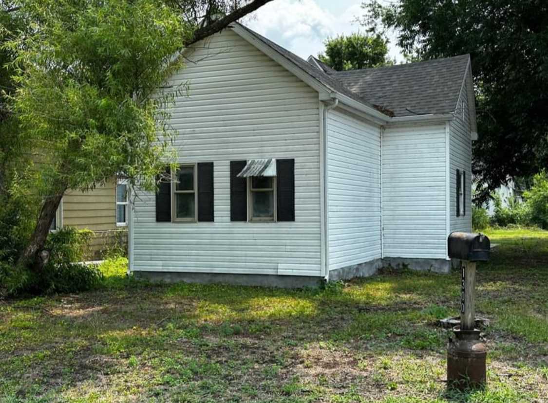 1300 E 5th St, Sedalia, MO