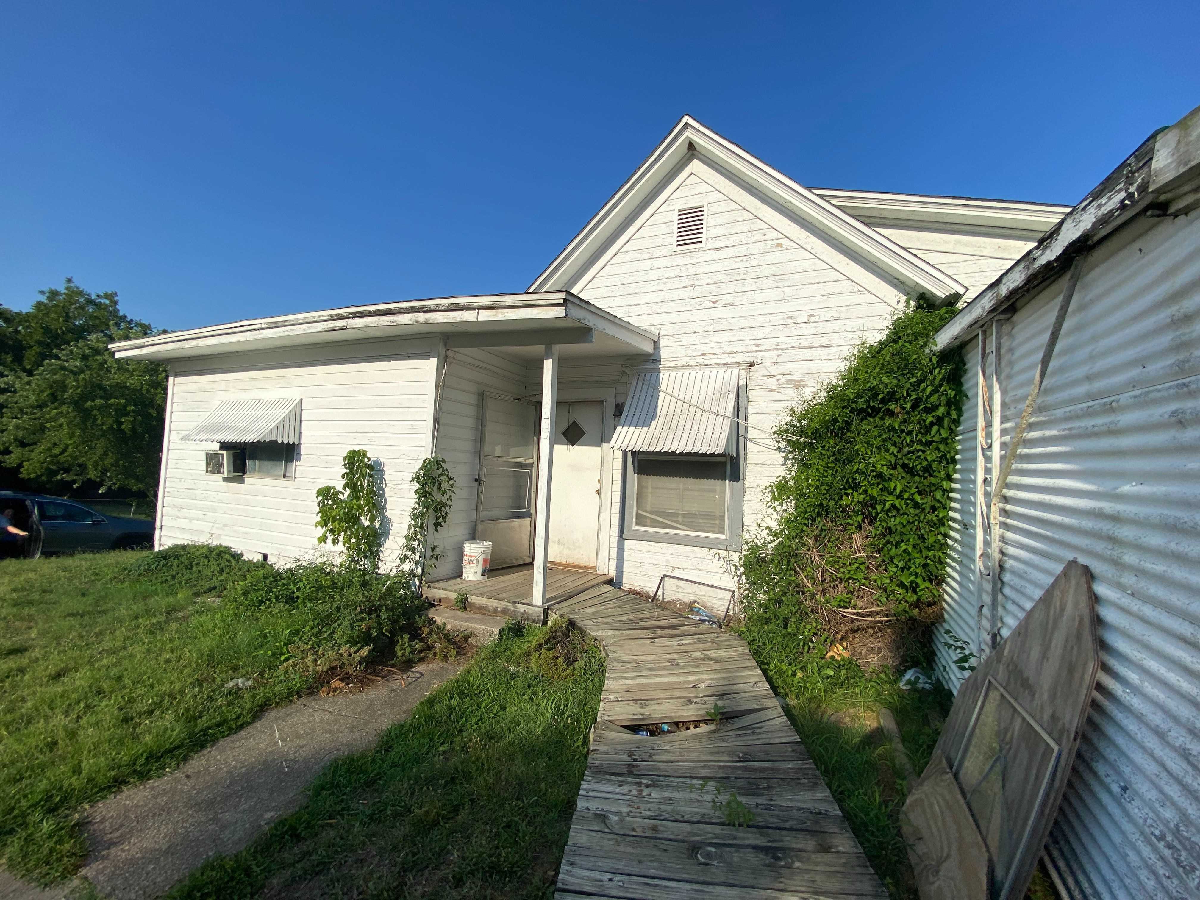 216 W B St, Joplin, MO