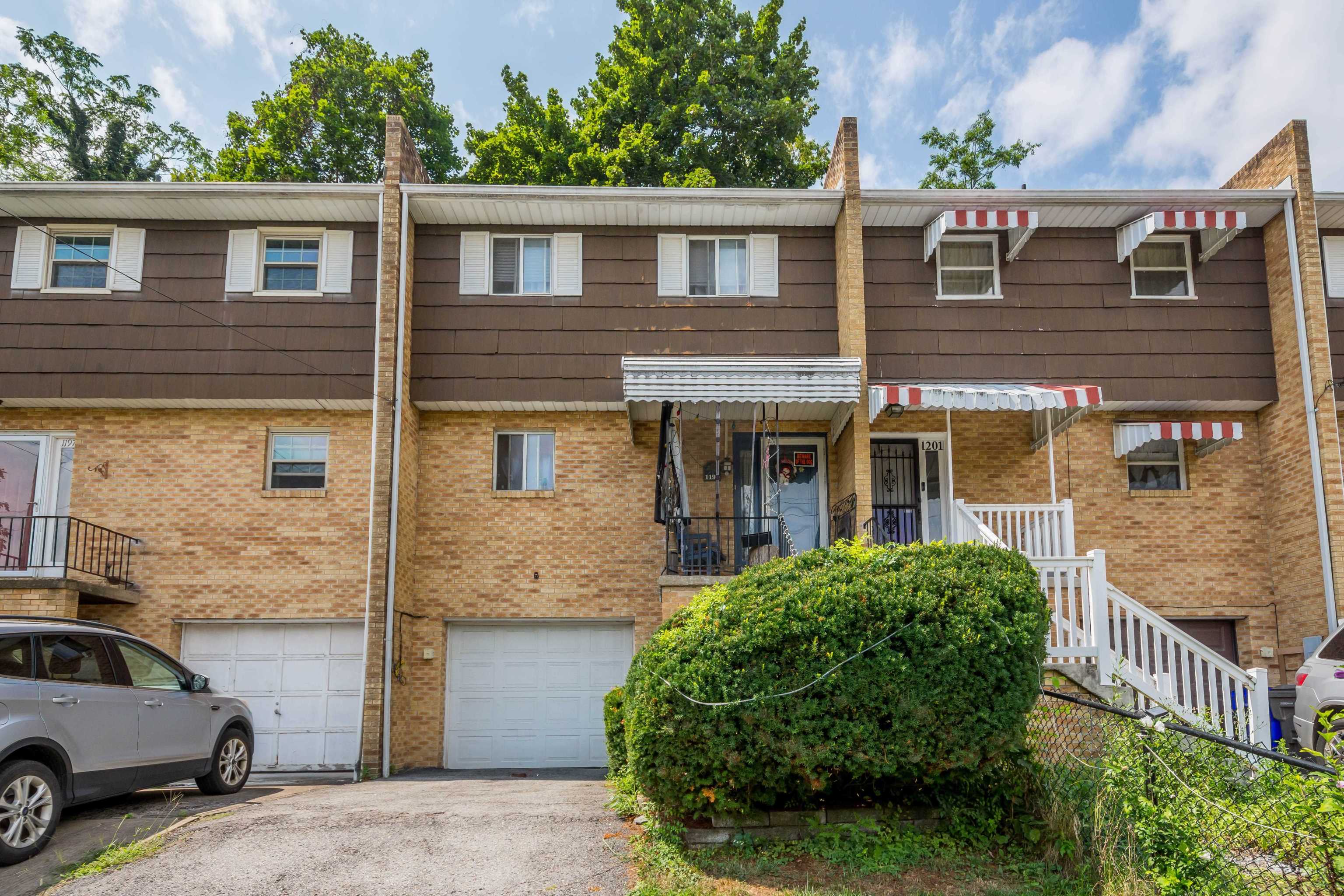 1199 Pine Hollow Rd, Mckees Rocks, PA