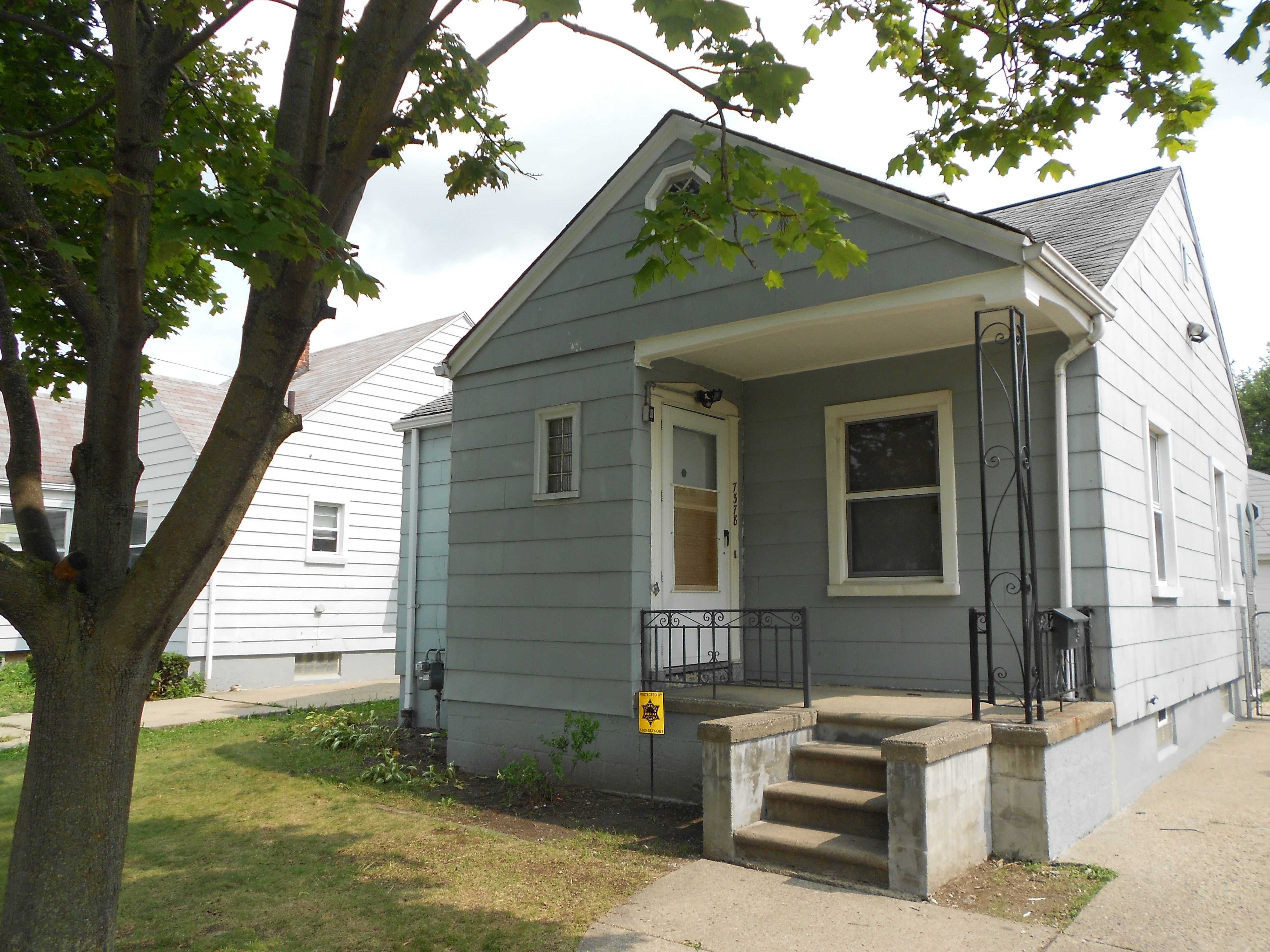 7378 Grandville Ave, Detroit, MI