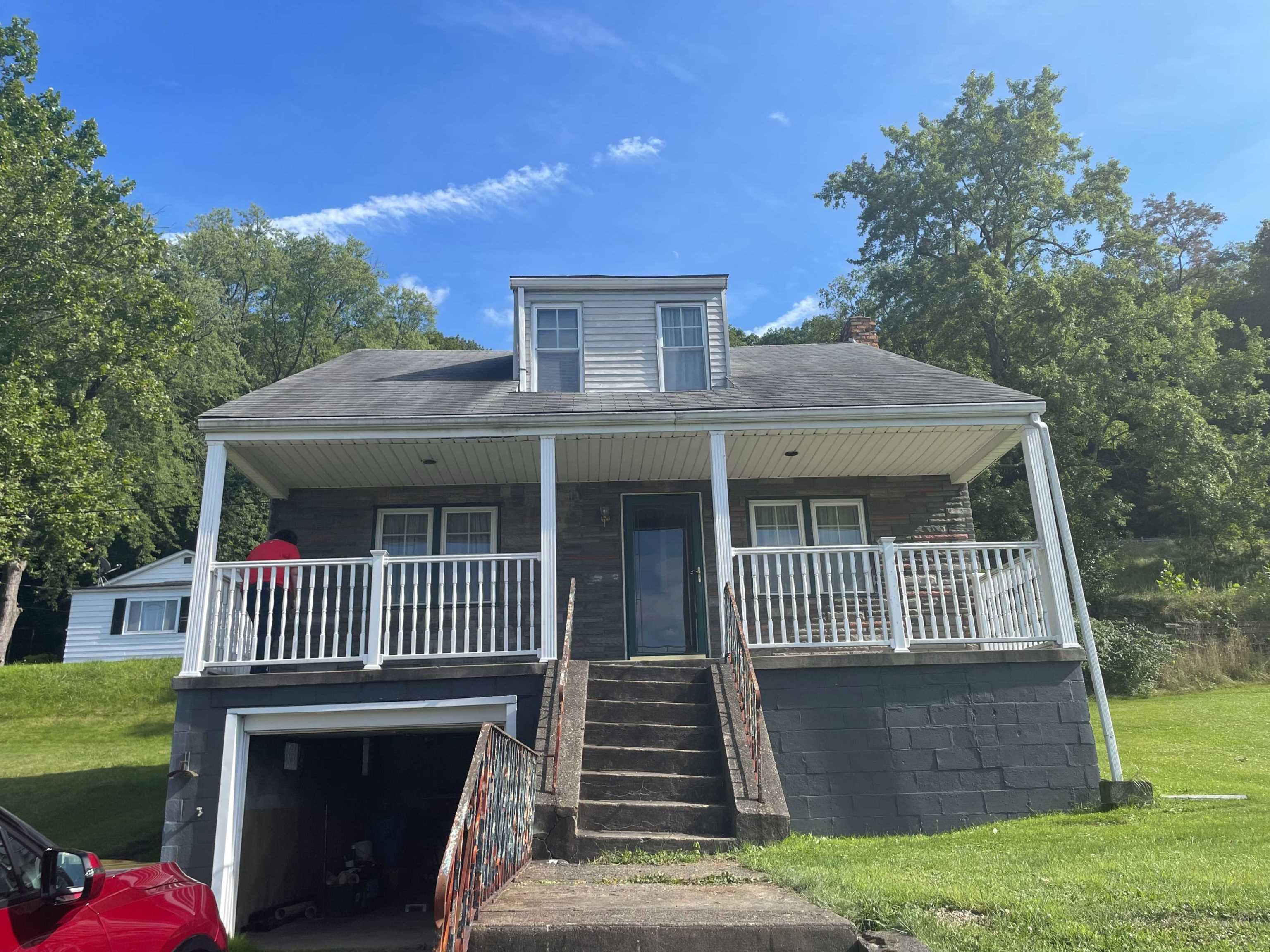 5724 Meade St, Mckeesport, PA