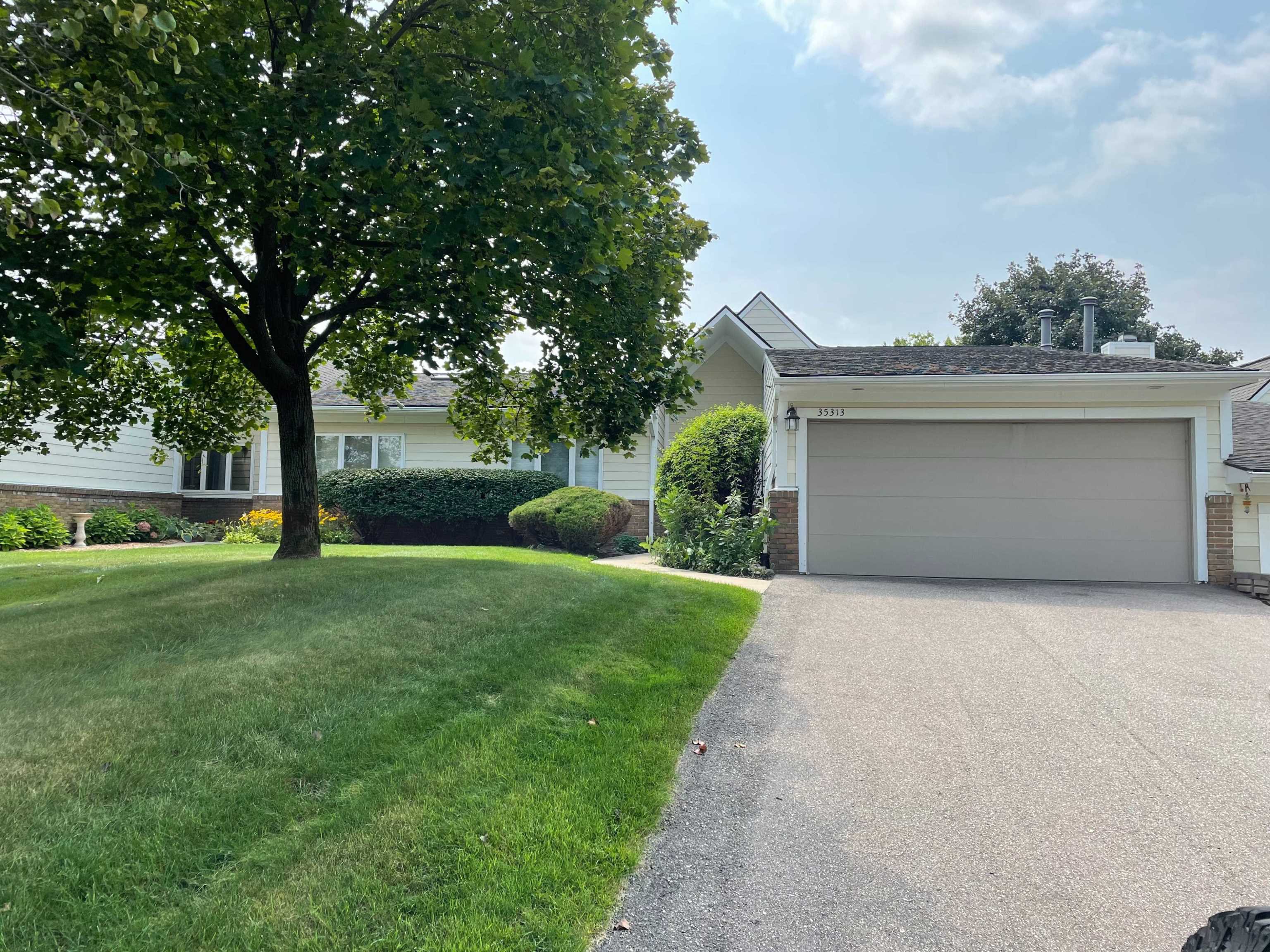 Hillside Dr, Farmington Hills, MI