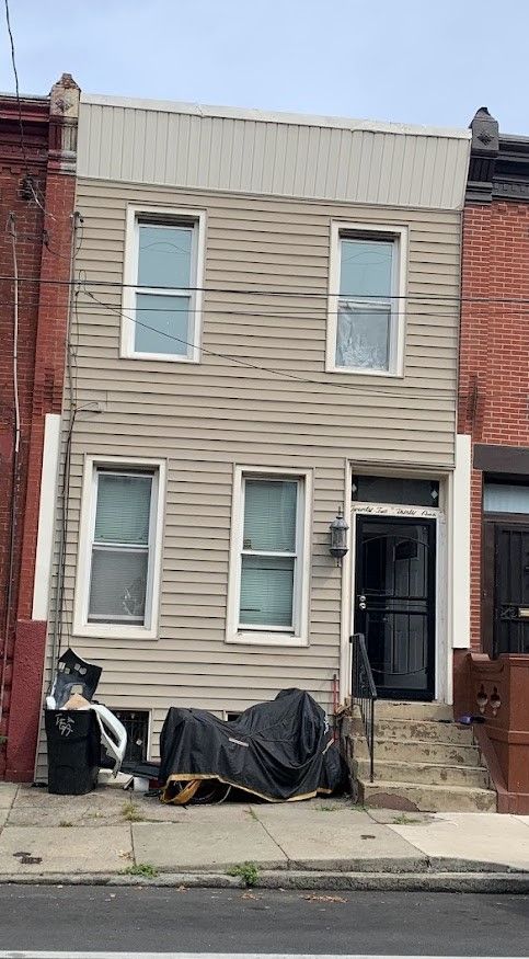 2231 Tasker St, Philadelphia, PA