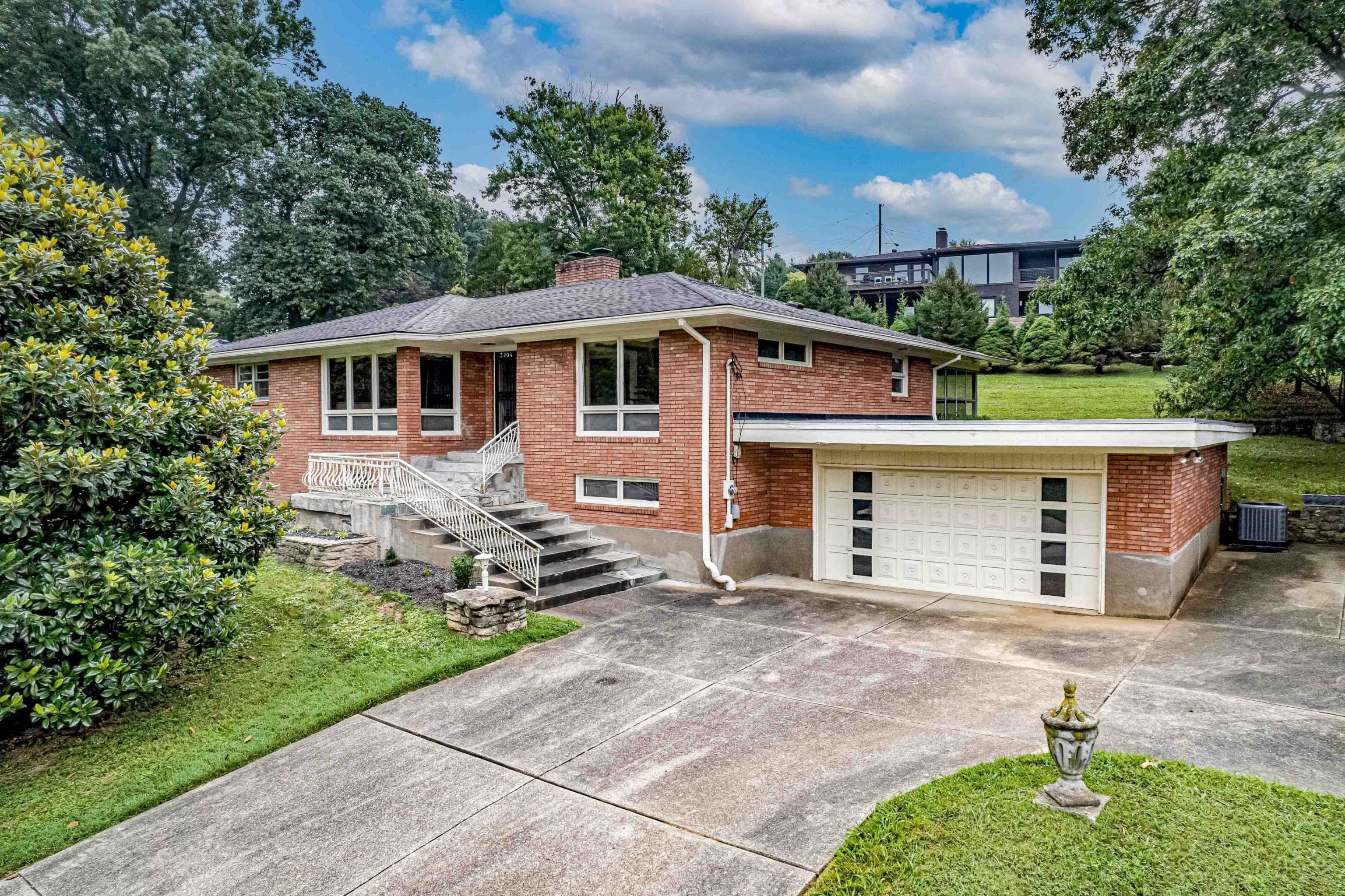 3204 Seneca Park Rd, Louisville, KY