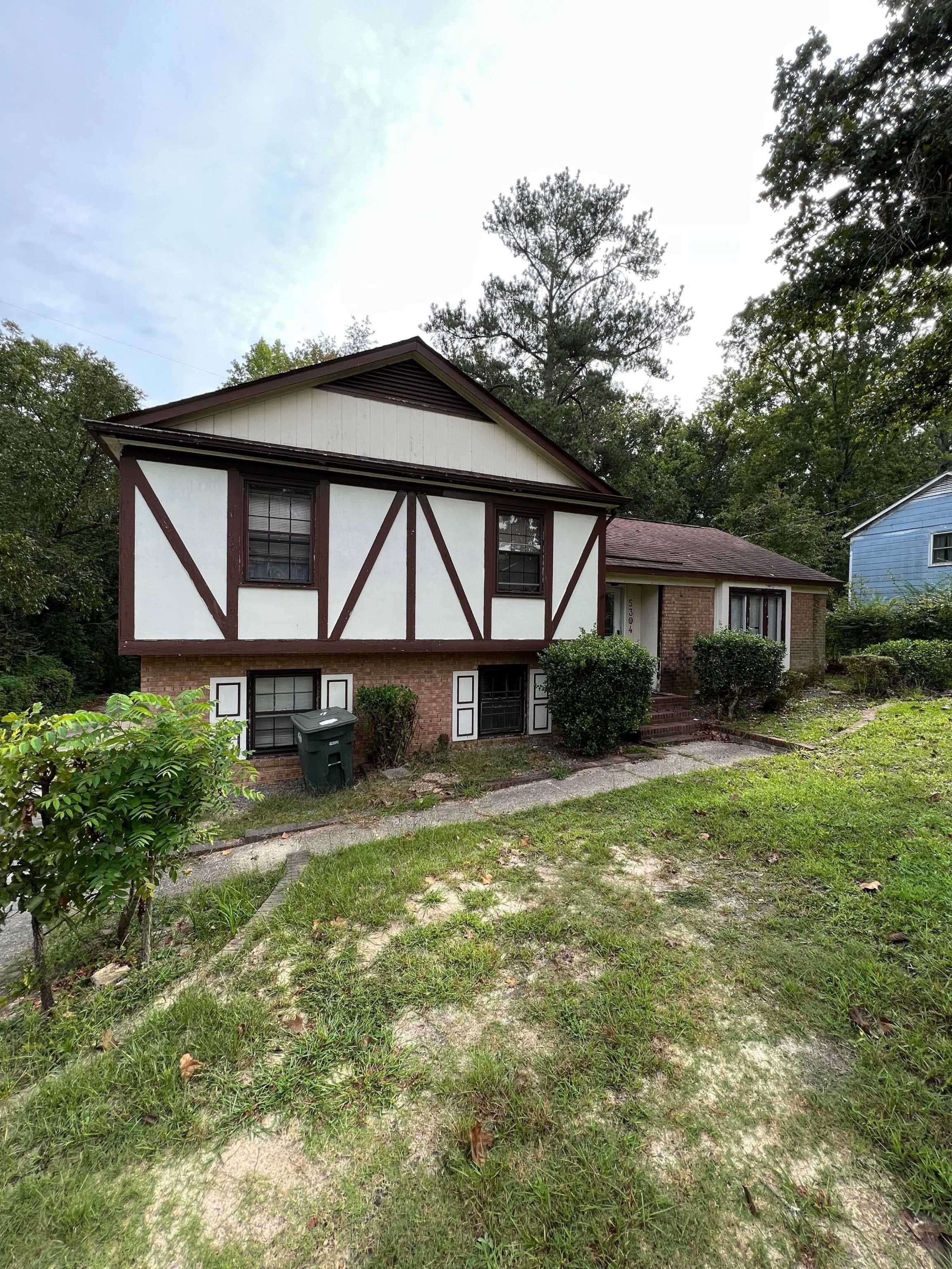 5304 Chesapeake Rd, Fayetteville, NC