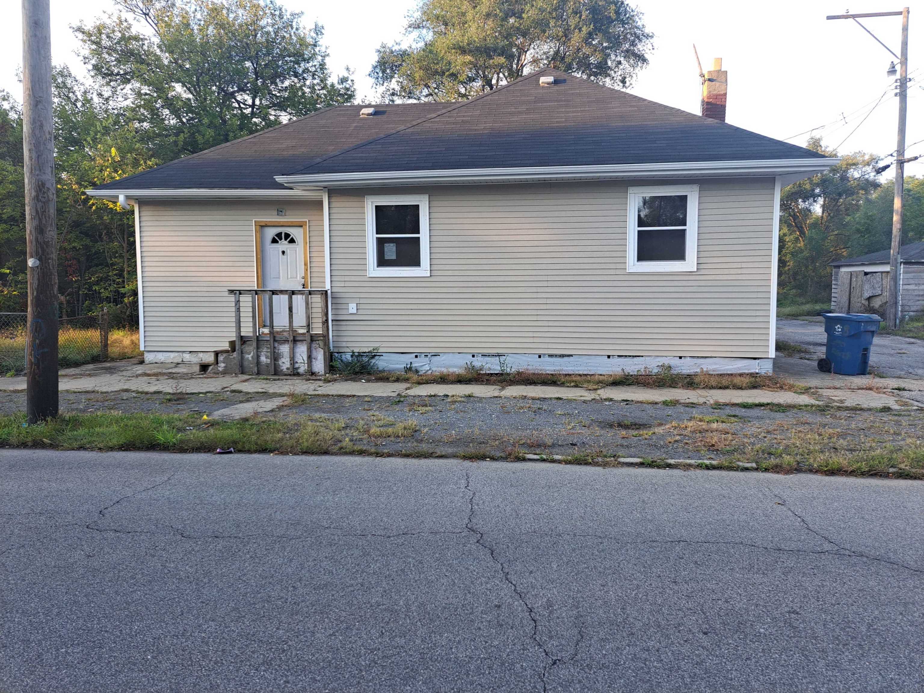 720 E 8th Ave, Gary, IN