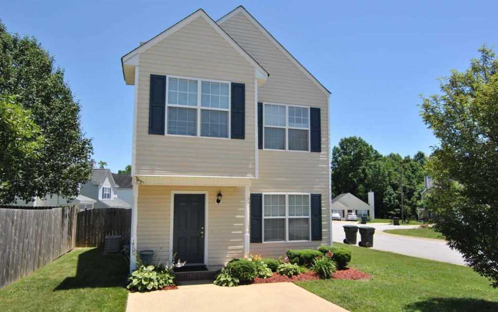 1705 Pebble Ridge Dr, Raleigh, NC