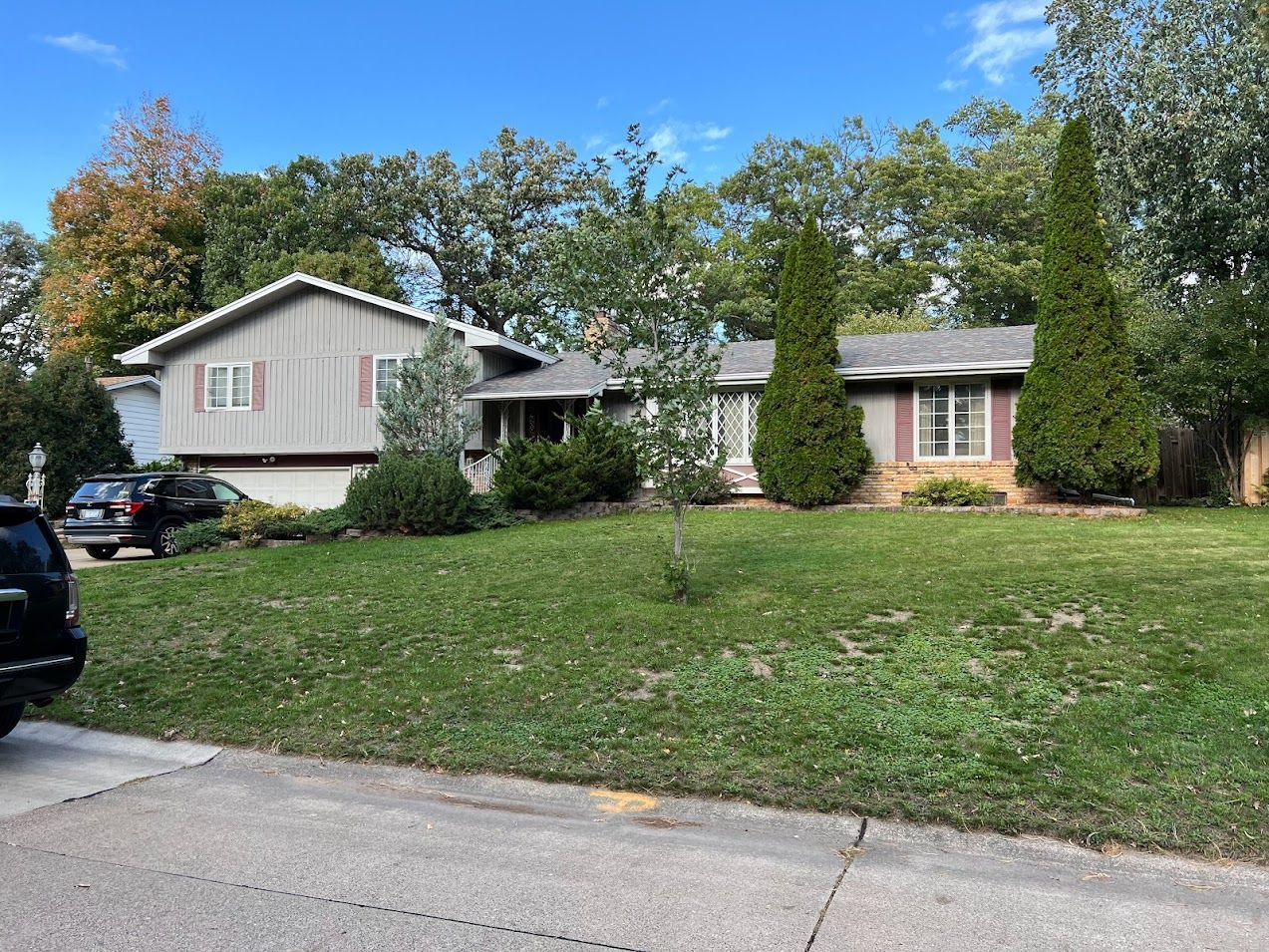 1541 Trollhagen Dr NE, Fridley, MN