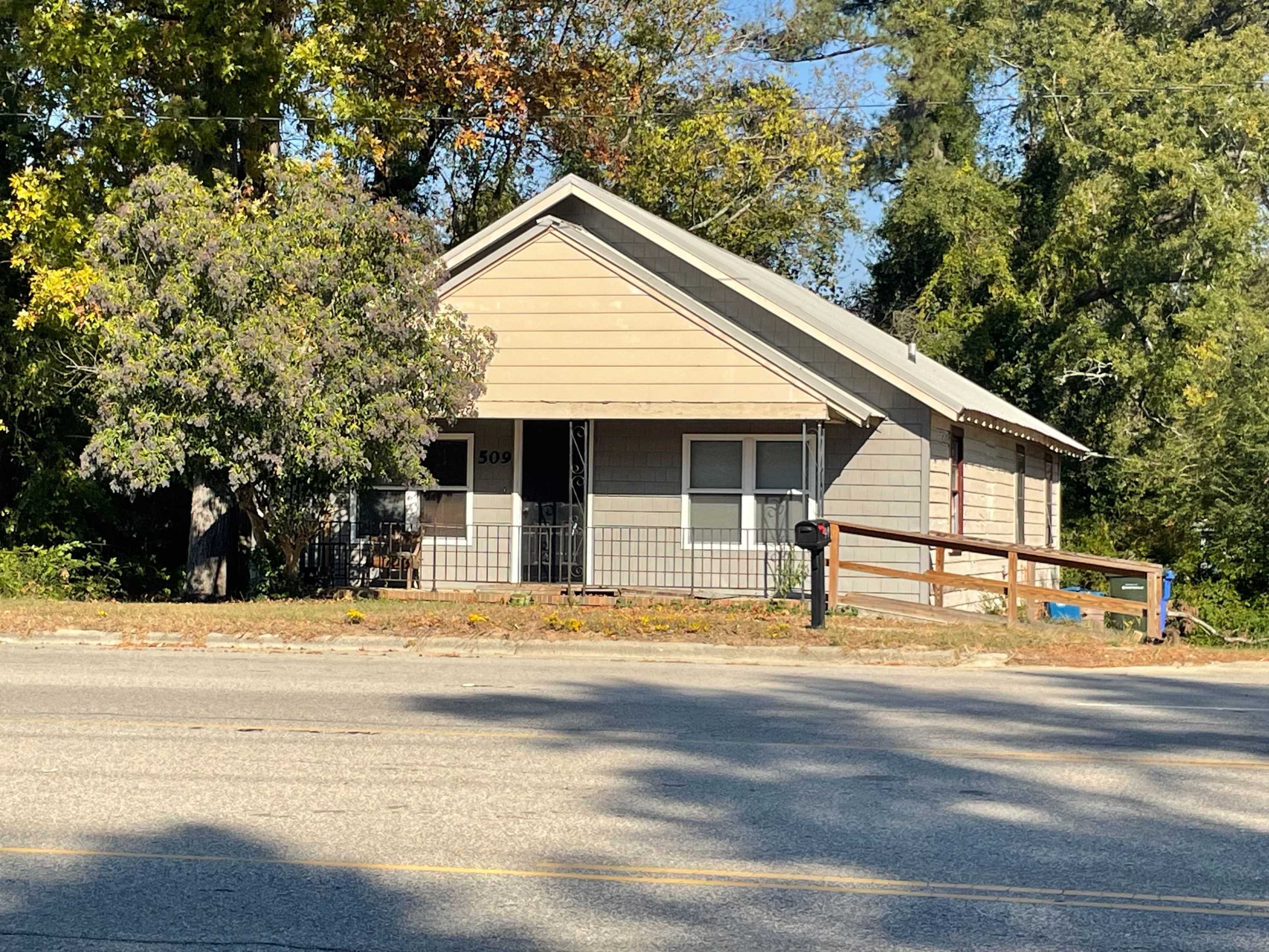509 Cedar Creek Rd, Fayetteville, NC