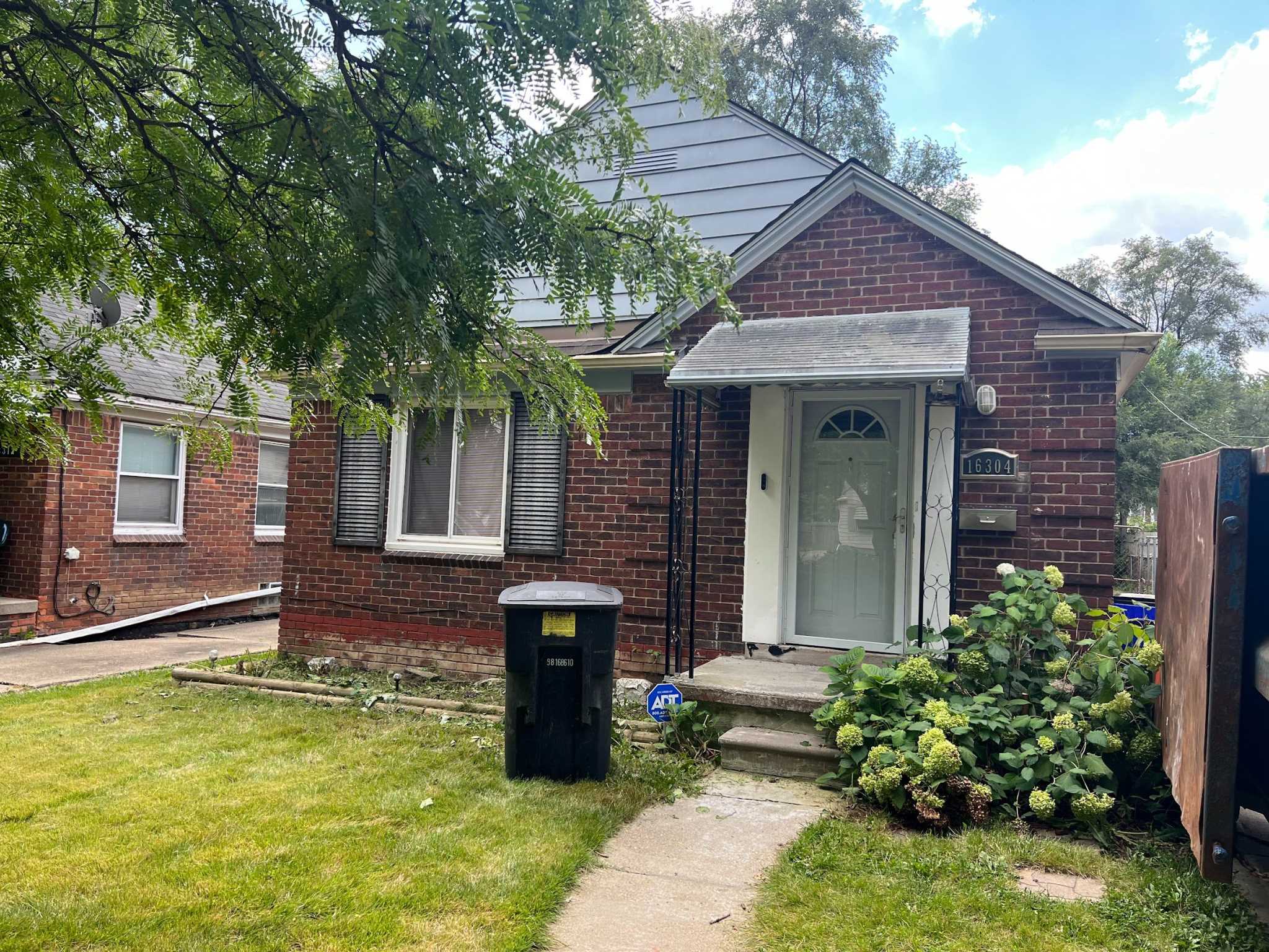 16304 E State Fair Ave, Detroit, MI