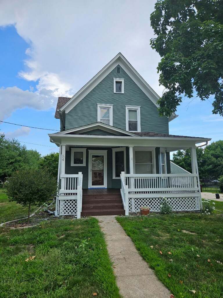 54 Linden Ave N<br />Maple Lake, MN