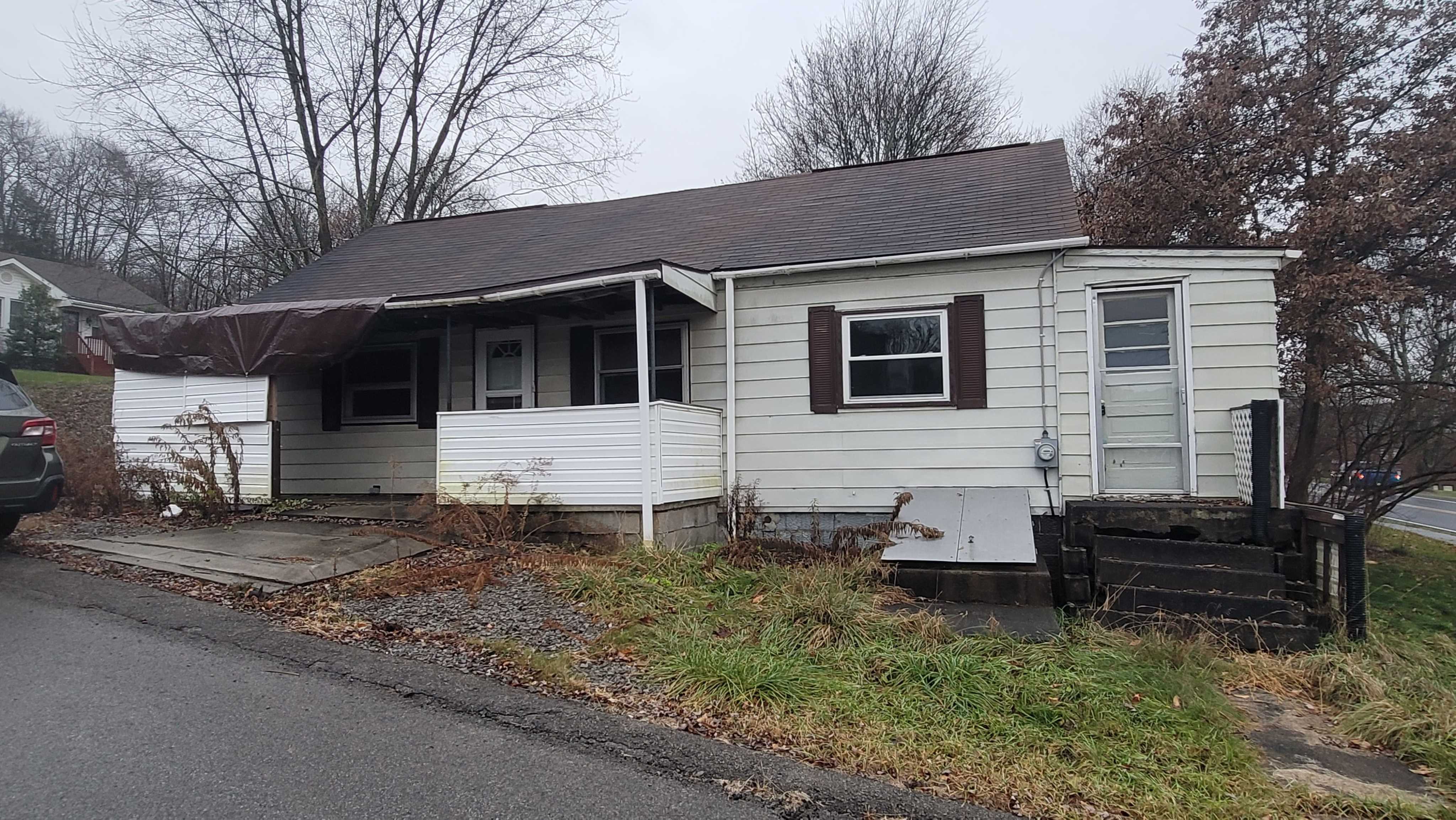 153 Petrolia St<br />Karns City, PA