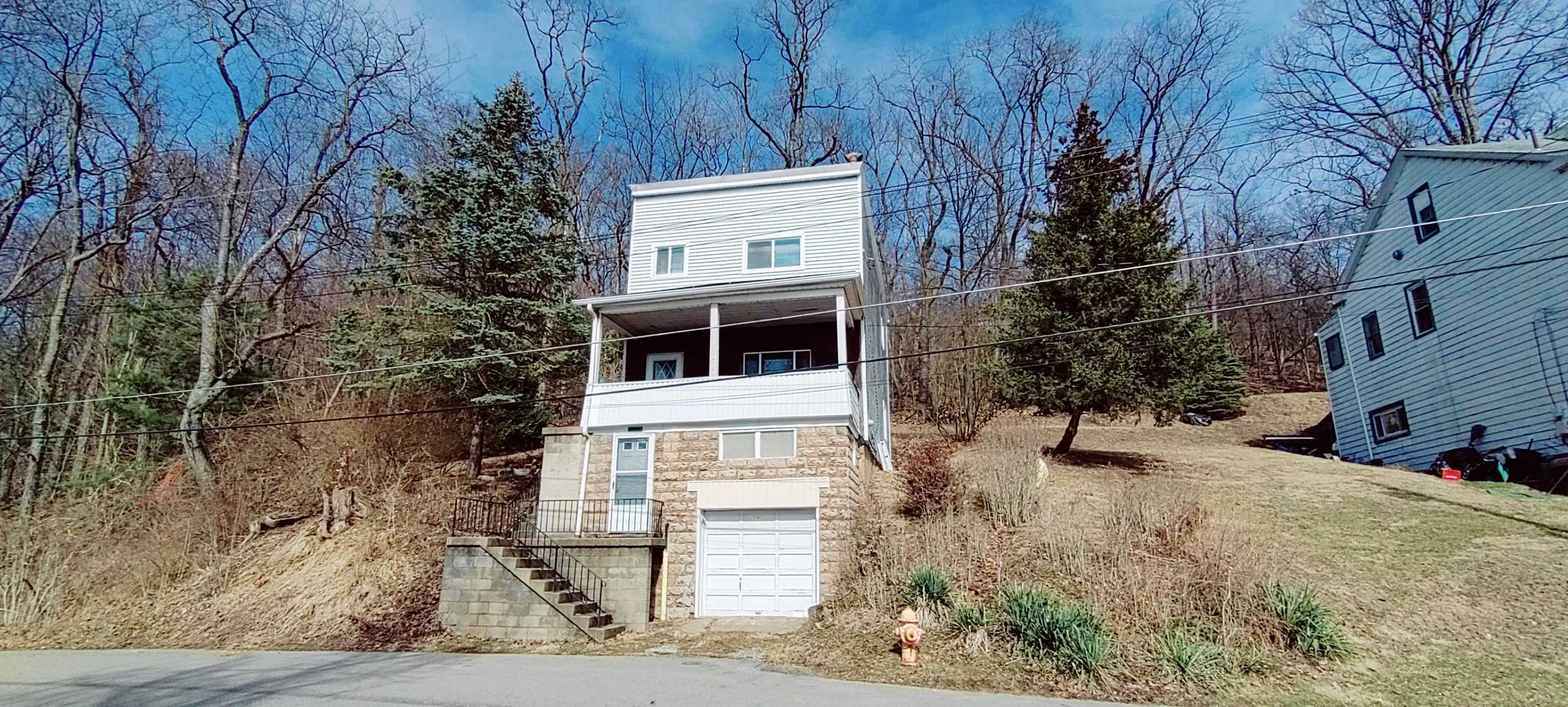 2622 Merwyn Ave<br />Pittsburgh, PA