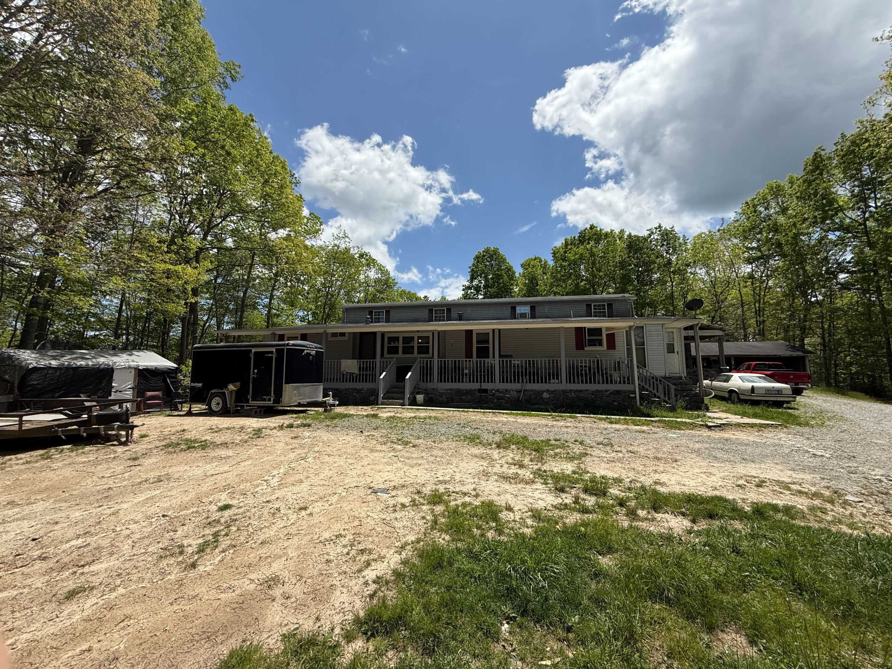 630 Deer Chase Dr, Cedar Mountain, NC