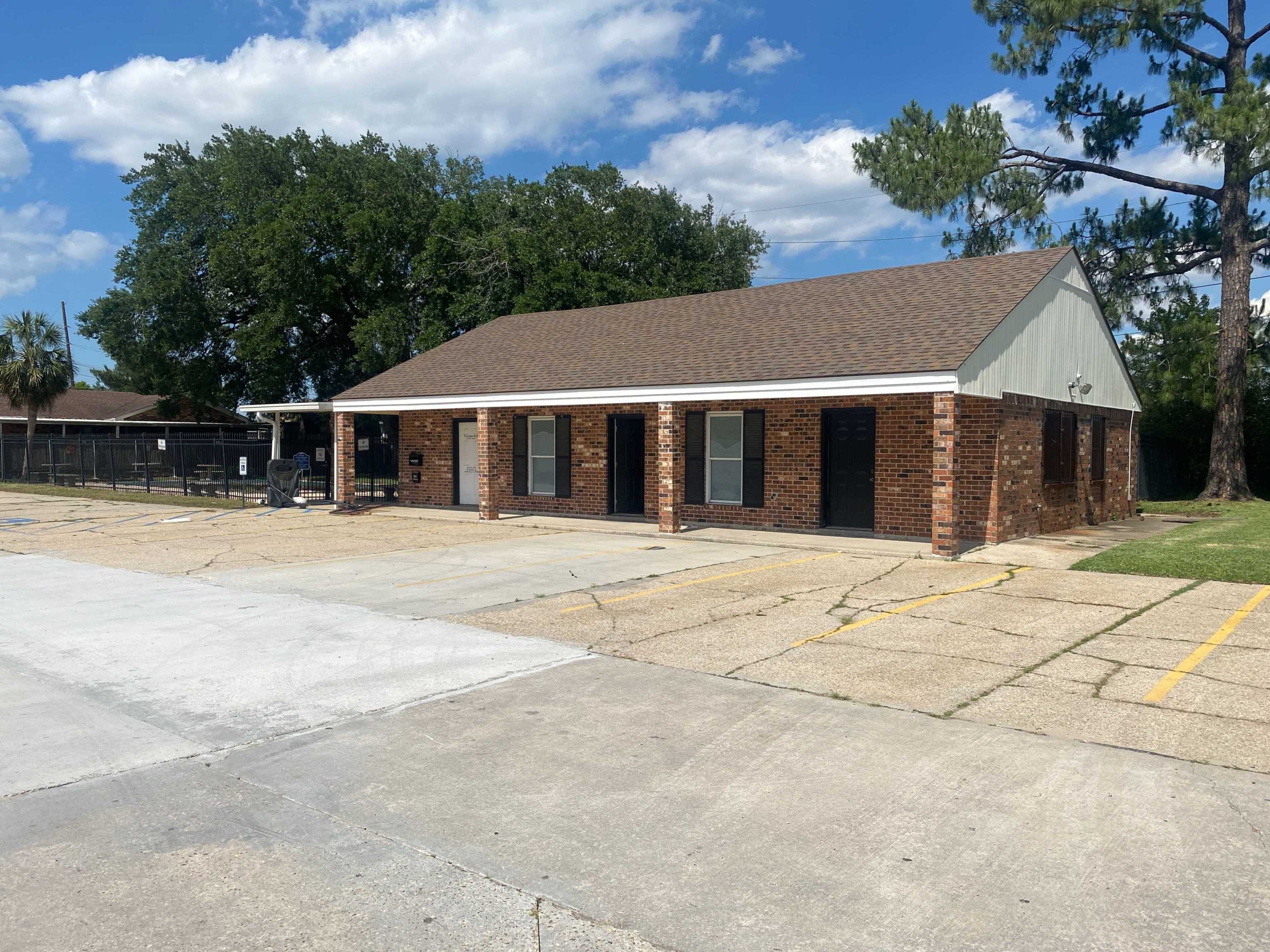 102 Stephen Ln, Saint Rose, LA