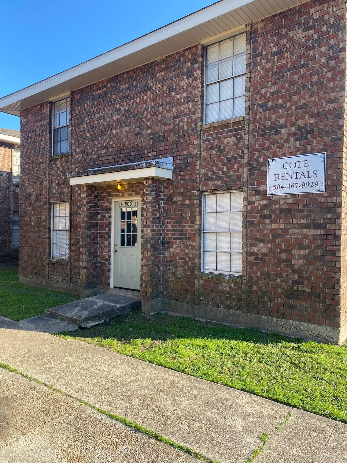 905 Linda Ln, Laplace, LA