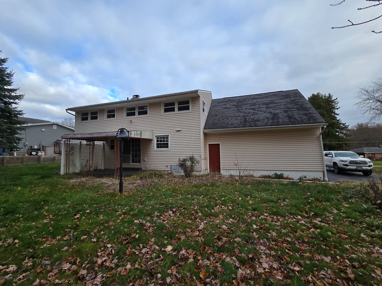 640 Deborah Dr, Akron, OH