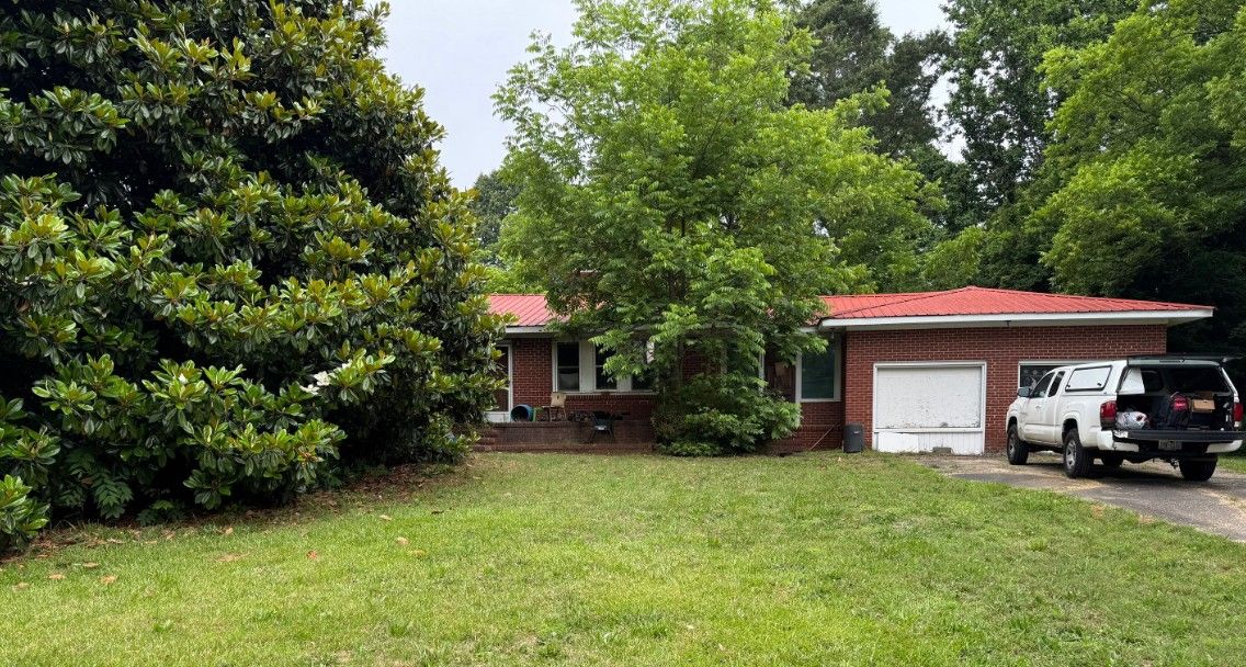 1325 Armstrong Rd, Belmont, NC