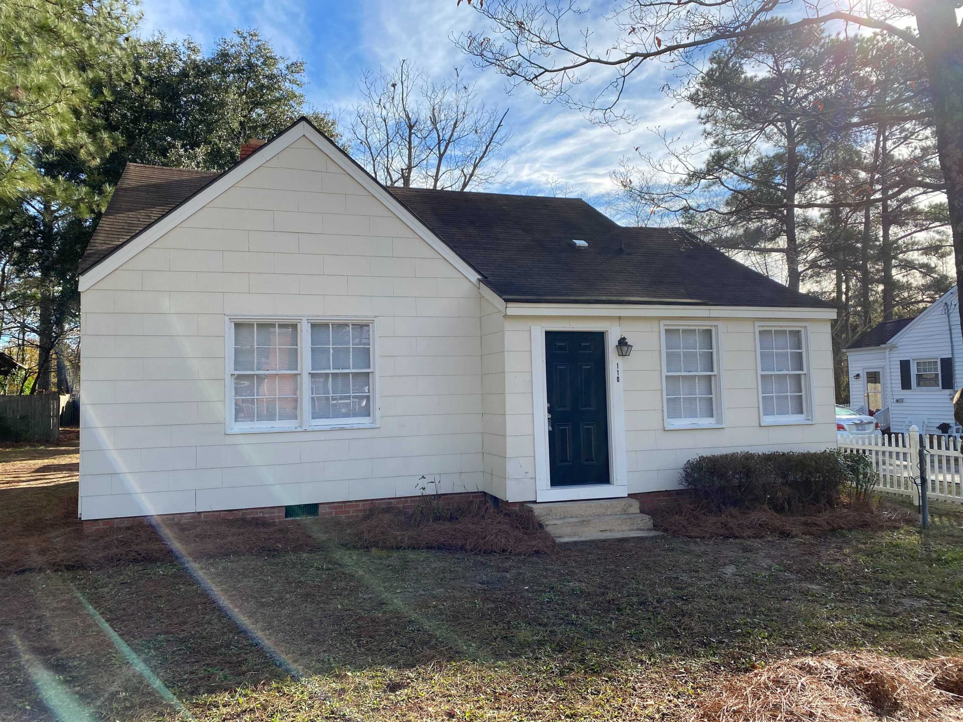 112 E McNeill Dr, Red Springs, NC