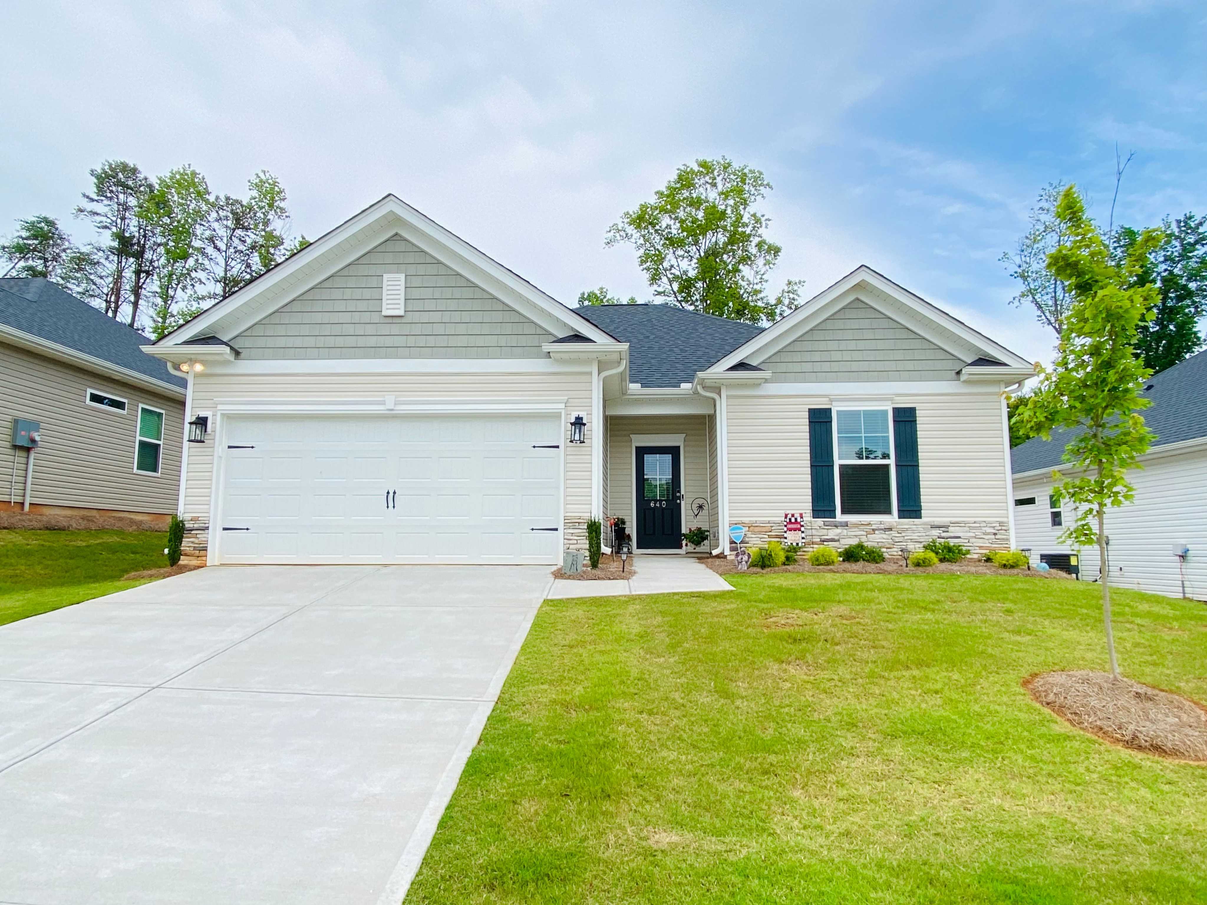 640 Clairbrook Ct, Greer, SC