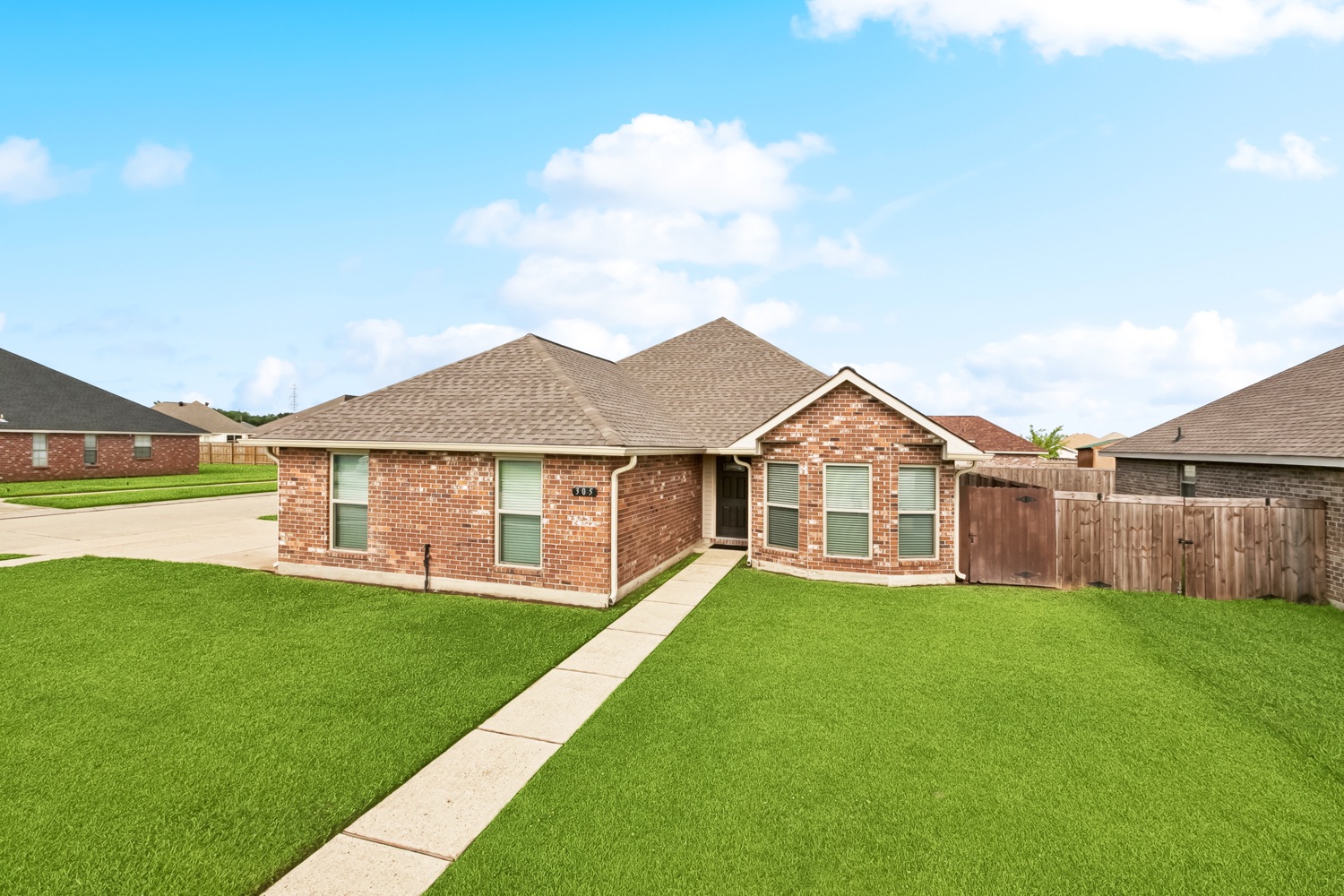 305 S River Pointe, Laplace, LA