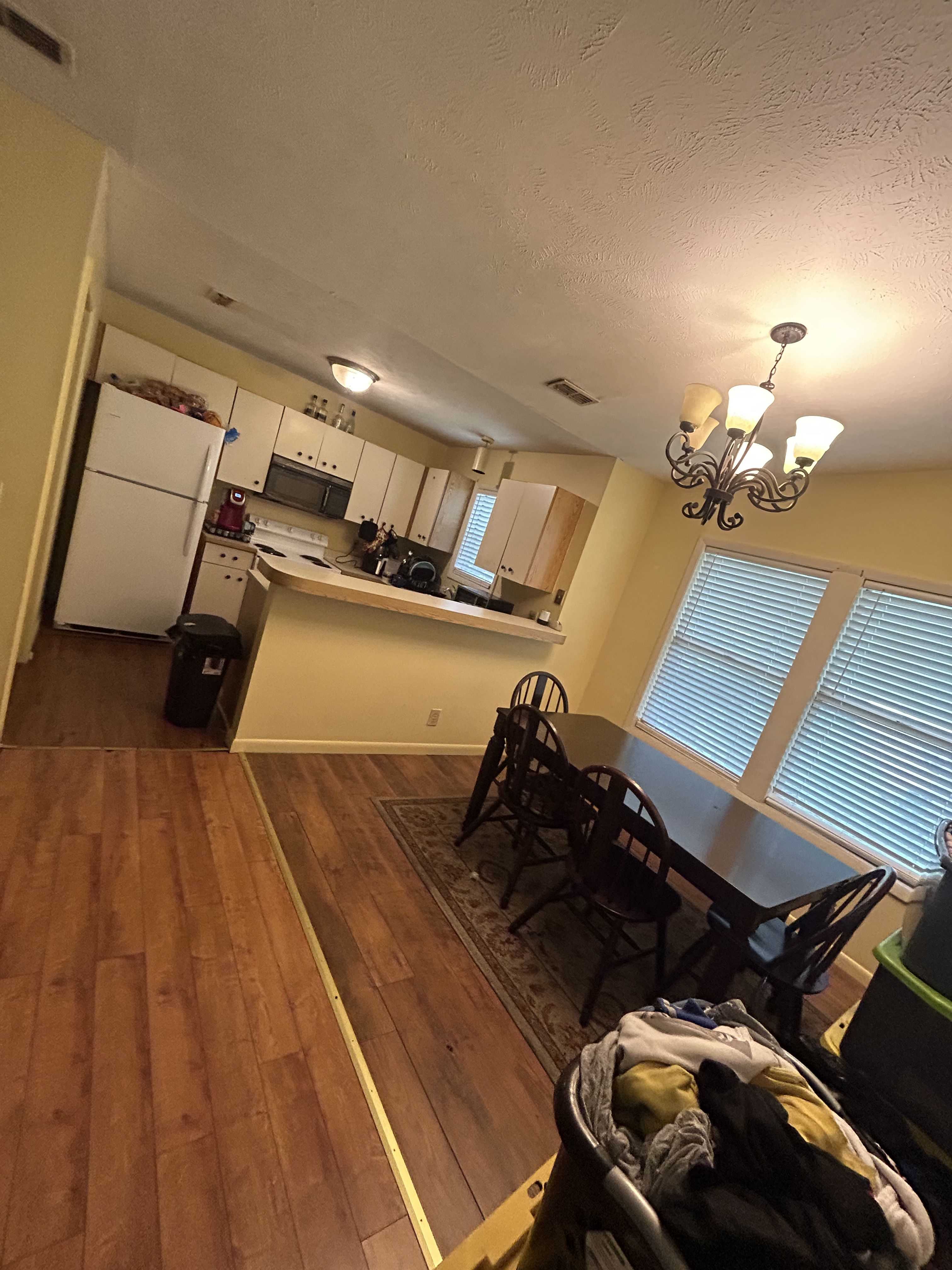 6760 Willowbrook Dr, Fayetteville, NC