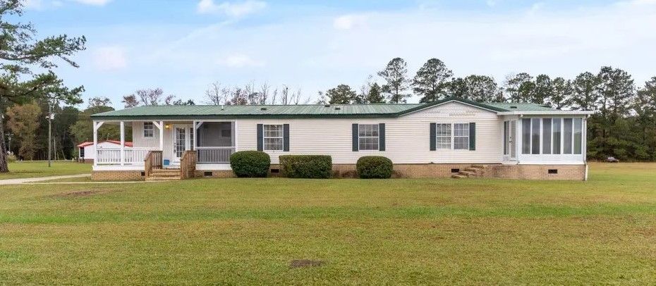 51 Shaw Rd, Riegelwood, NC
