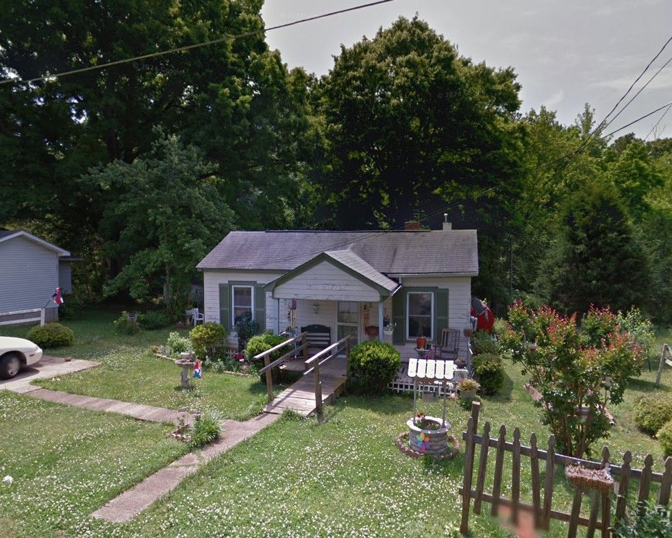 409 W Ballard St, Cherryville, NC