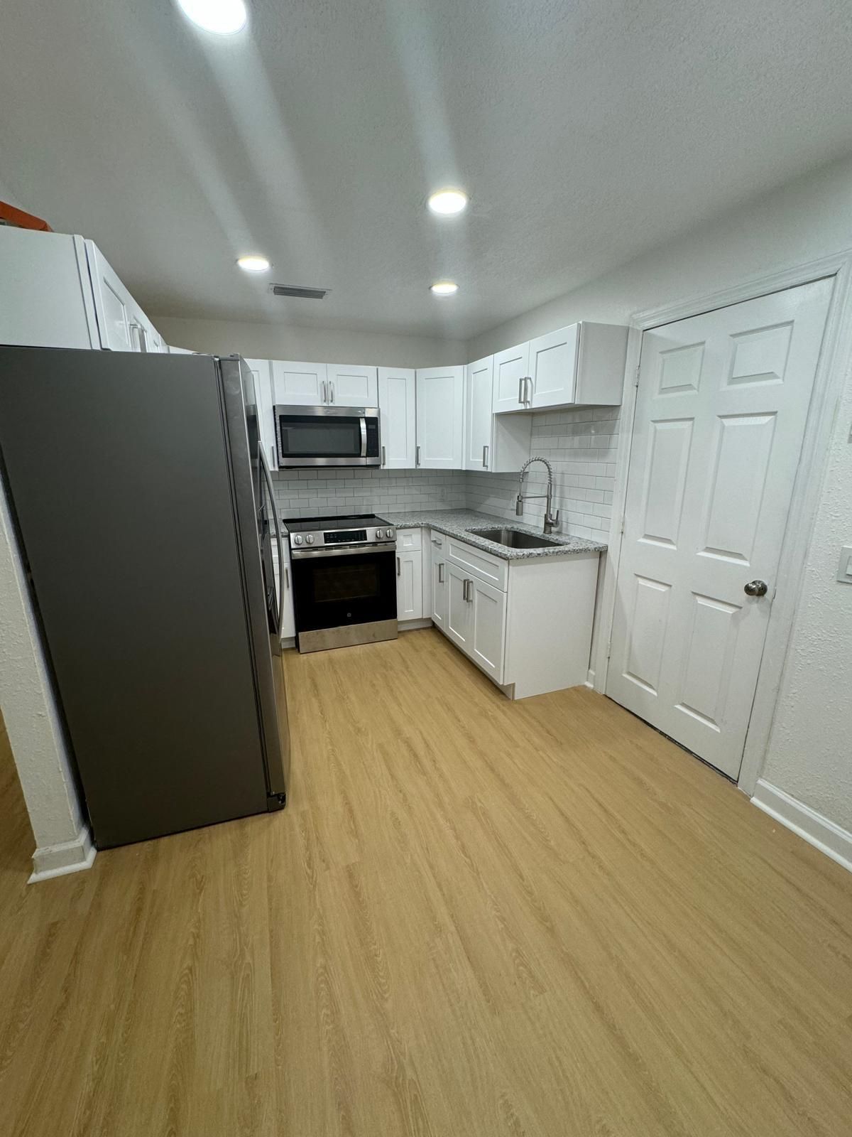 2611 Sunny Acres Dr N, Jacksonville, FL
