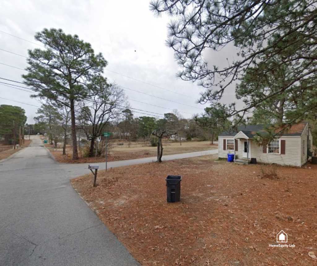 201 Elizabeth St, Spring Lake, NC