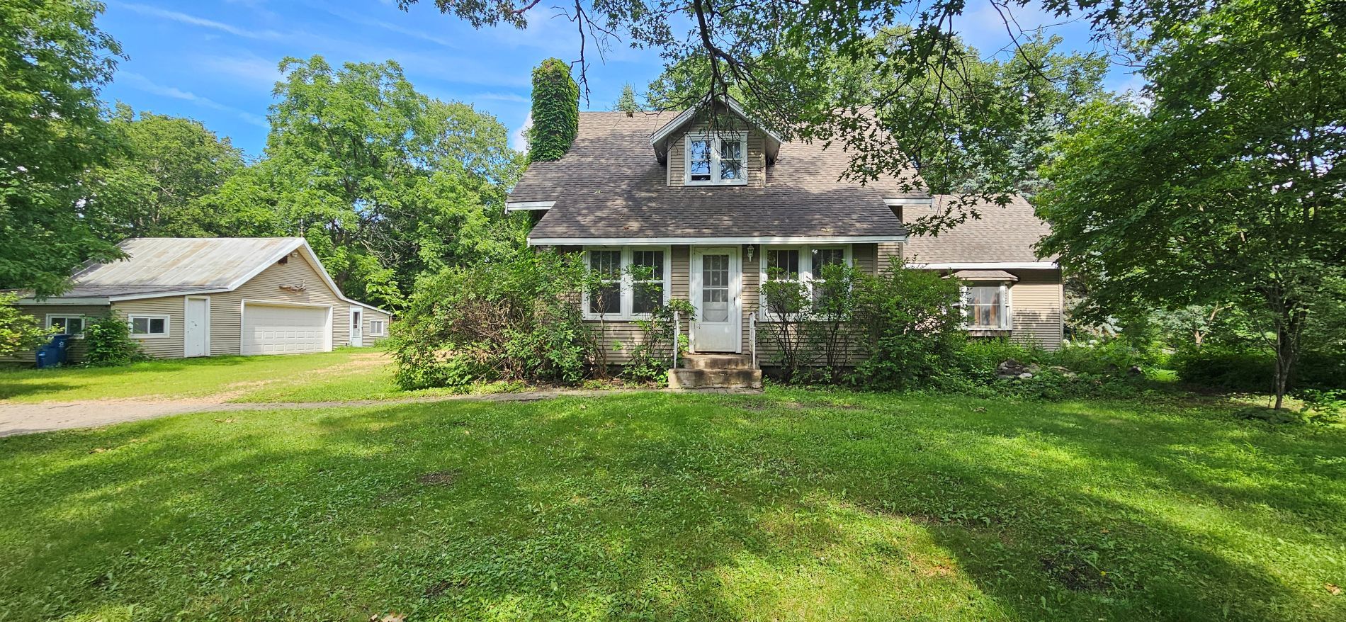 840 Vicksburg Ln N, Plymouth, MN