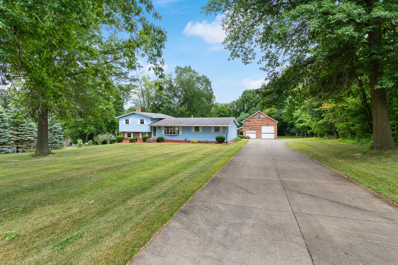 1200 Kenyon Ave NW, Massillon, OH