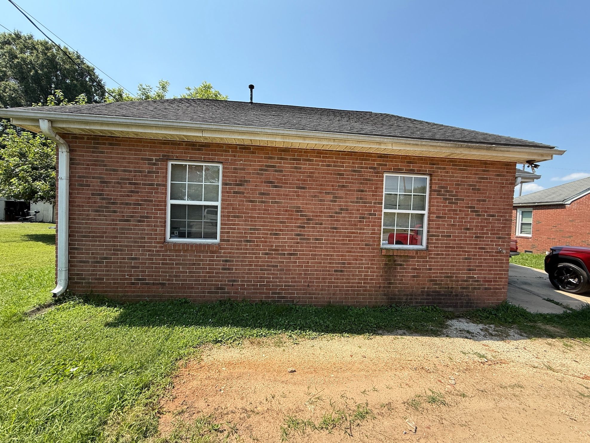 2202 E Green Dr, High Point, NC