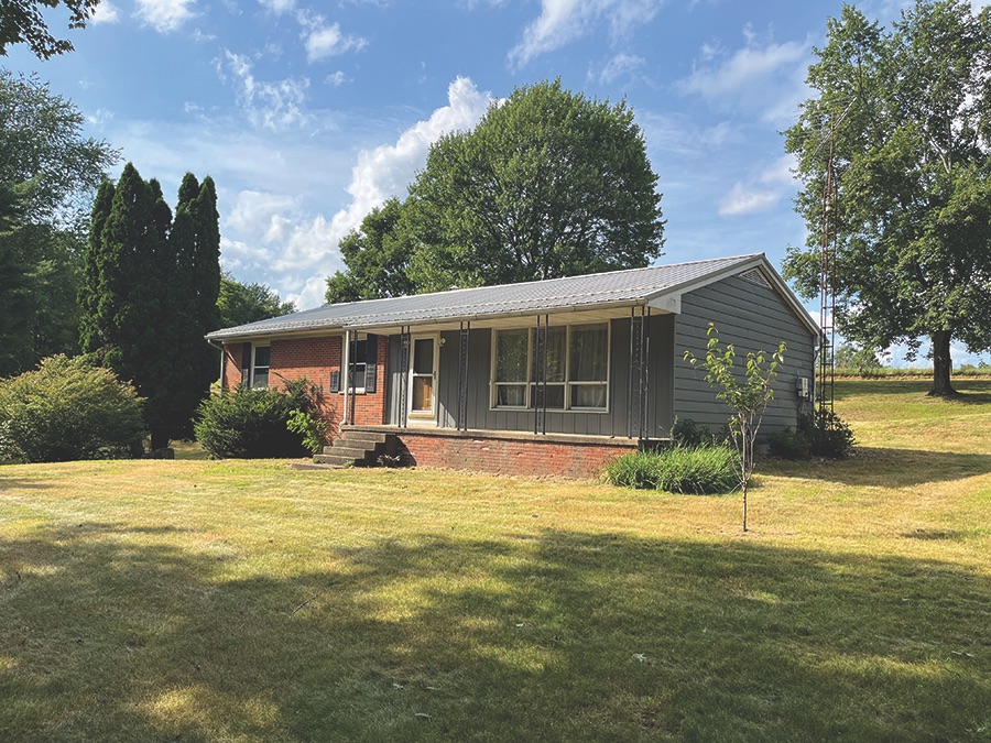 1238 Alamo Rd SE, Carrollton, OH
