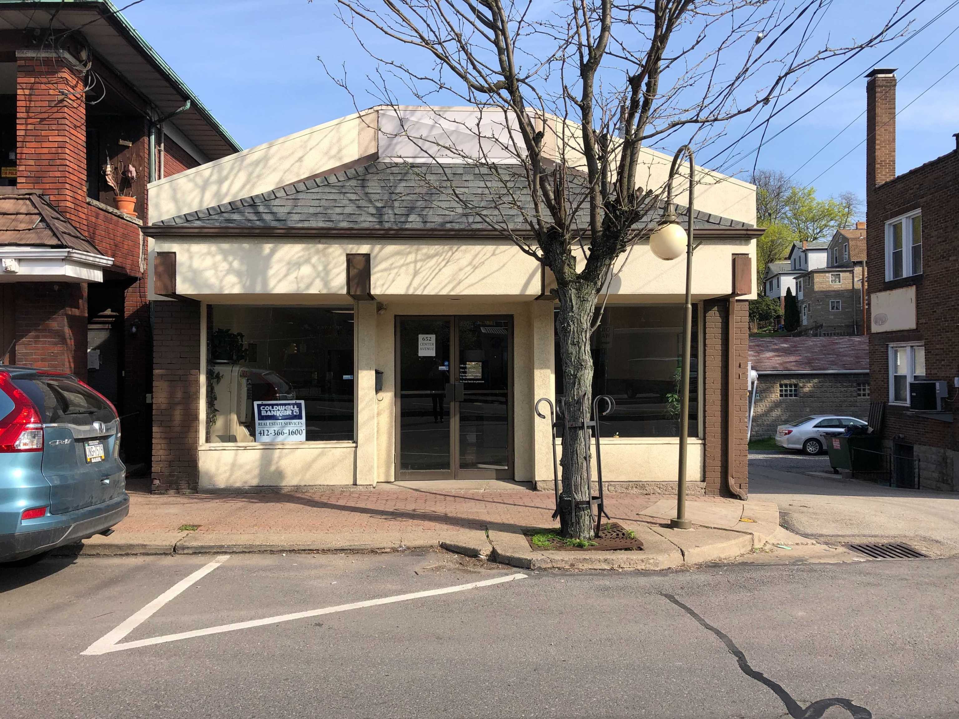652 Center Ave, West View, PA