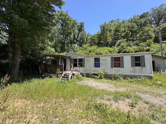 64 P J Dr, WAYNESVILLE, NC