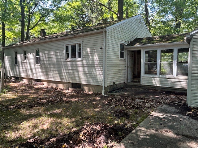 439 Strader Rd, Akron, OH